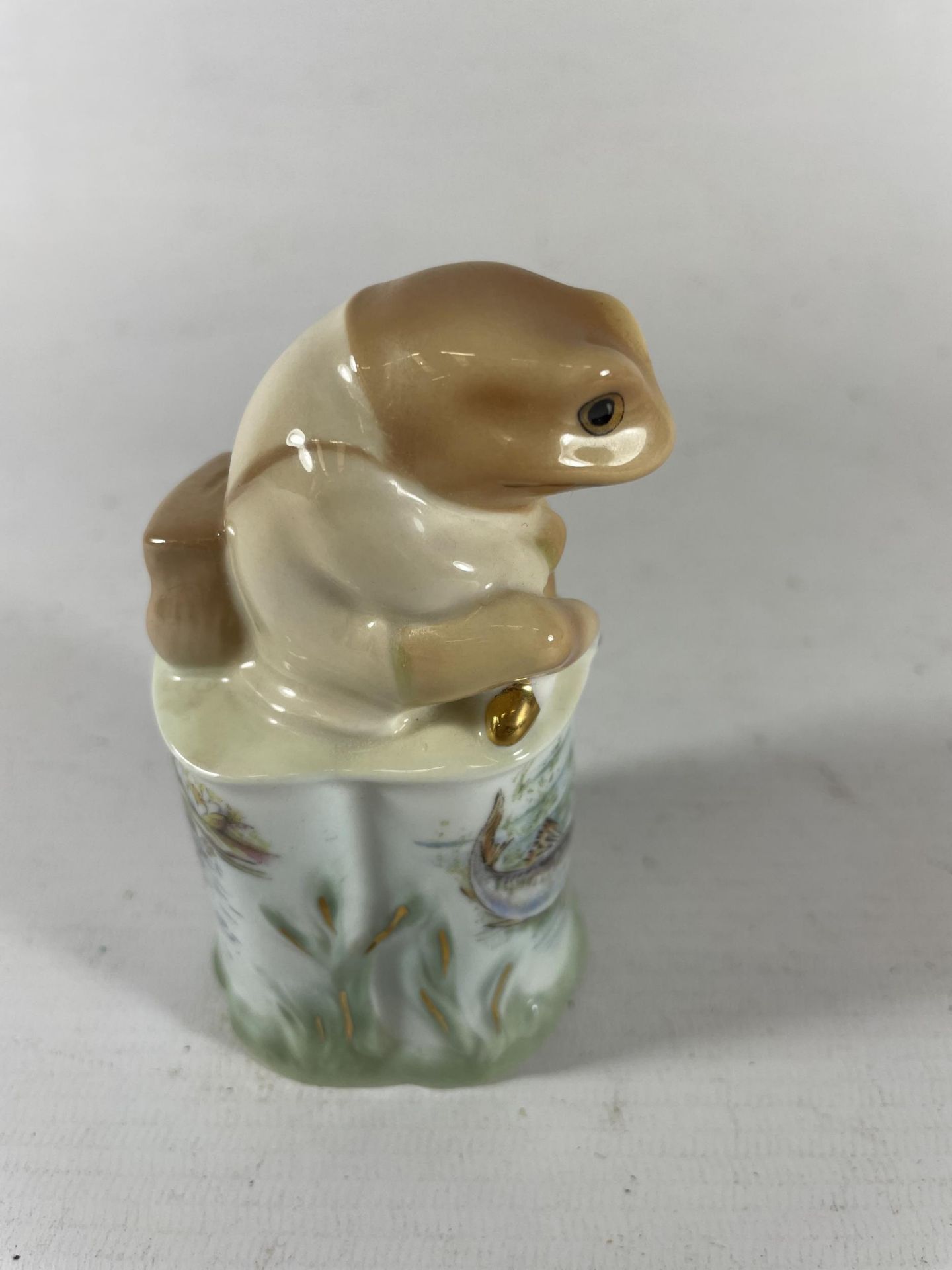 A LIMITED EDITION ROYAL WORCESTER MR JEREMY FISHER BEATRIX POTTER CERAMIC CANDLE SNUFFER