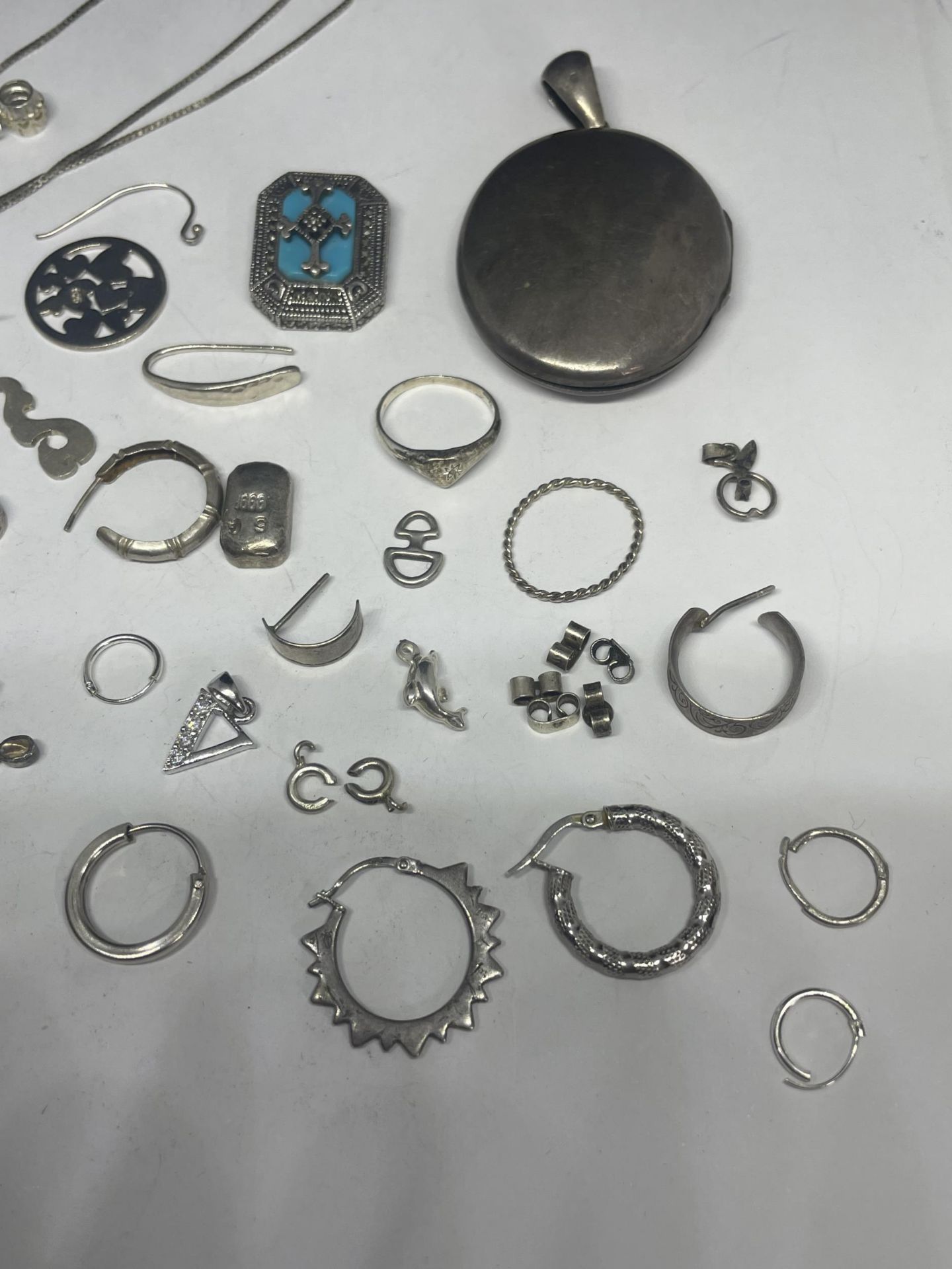 SCRAP SILVER ITEMS GROSS WEIGHT 58 GRAMS - Image 2 of 3