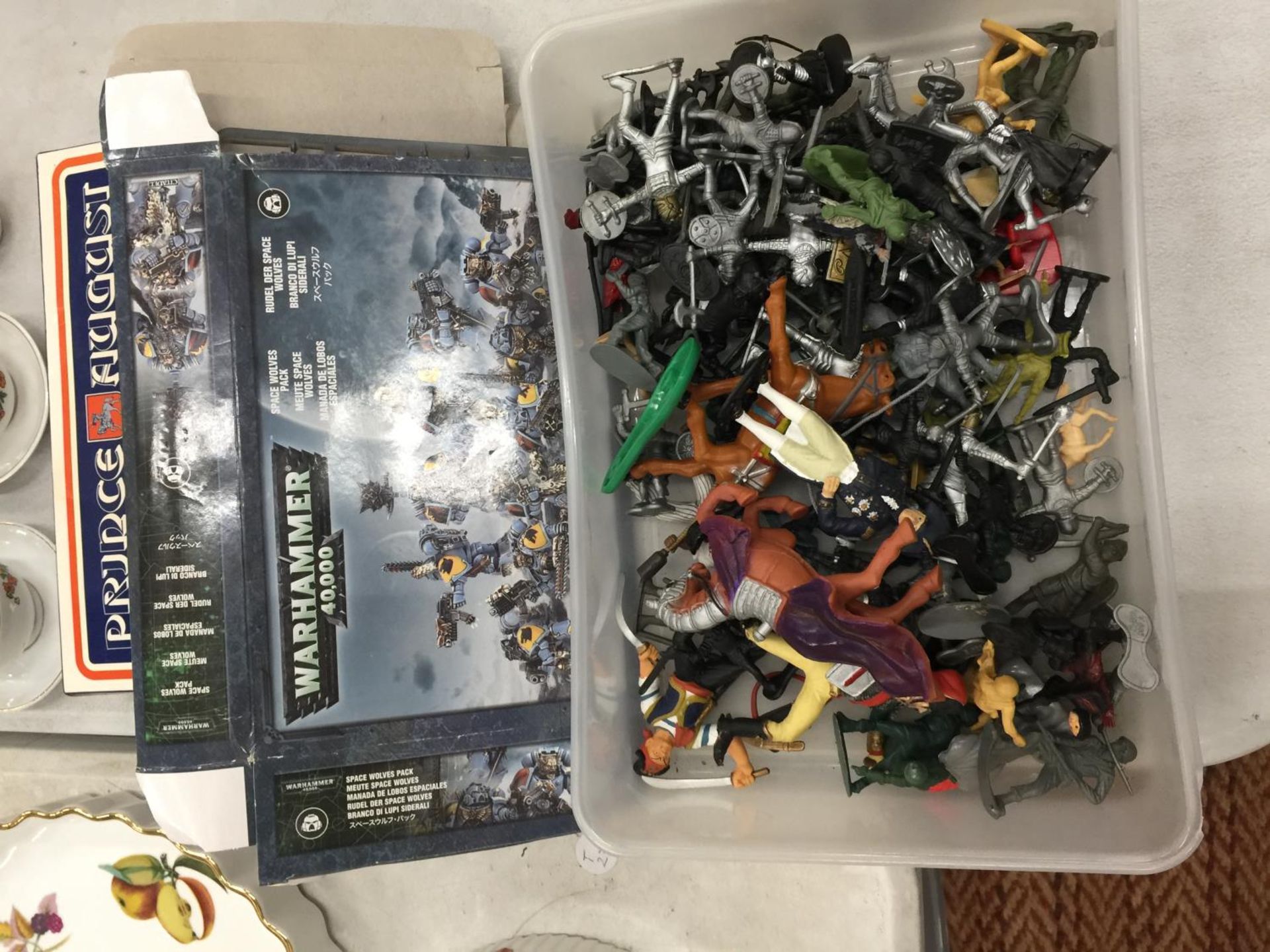 A QUANTITY OF TOY FIGURES AND HORSES, A WARHAMMER SPACE WOLVES KIT AND A PRINCE AUGUST MODELLING KIT