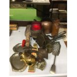 A MIXED GROUP OF VINTAGE METAL ITEMS, COPPER KETTLE ETC