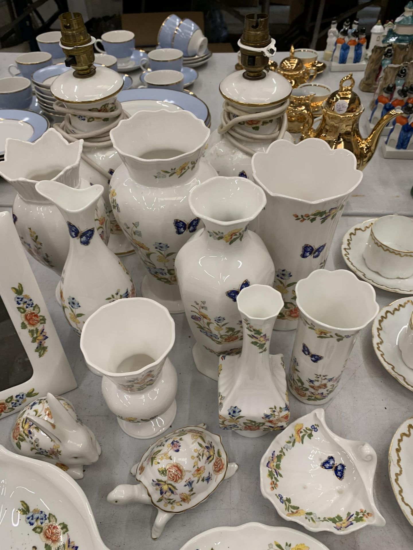 A LARGE COLLECTION OF ANSLEY COTTAGE GARDEN PATTERN CERAMICS - Image 2 of 5