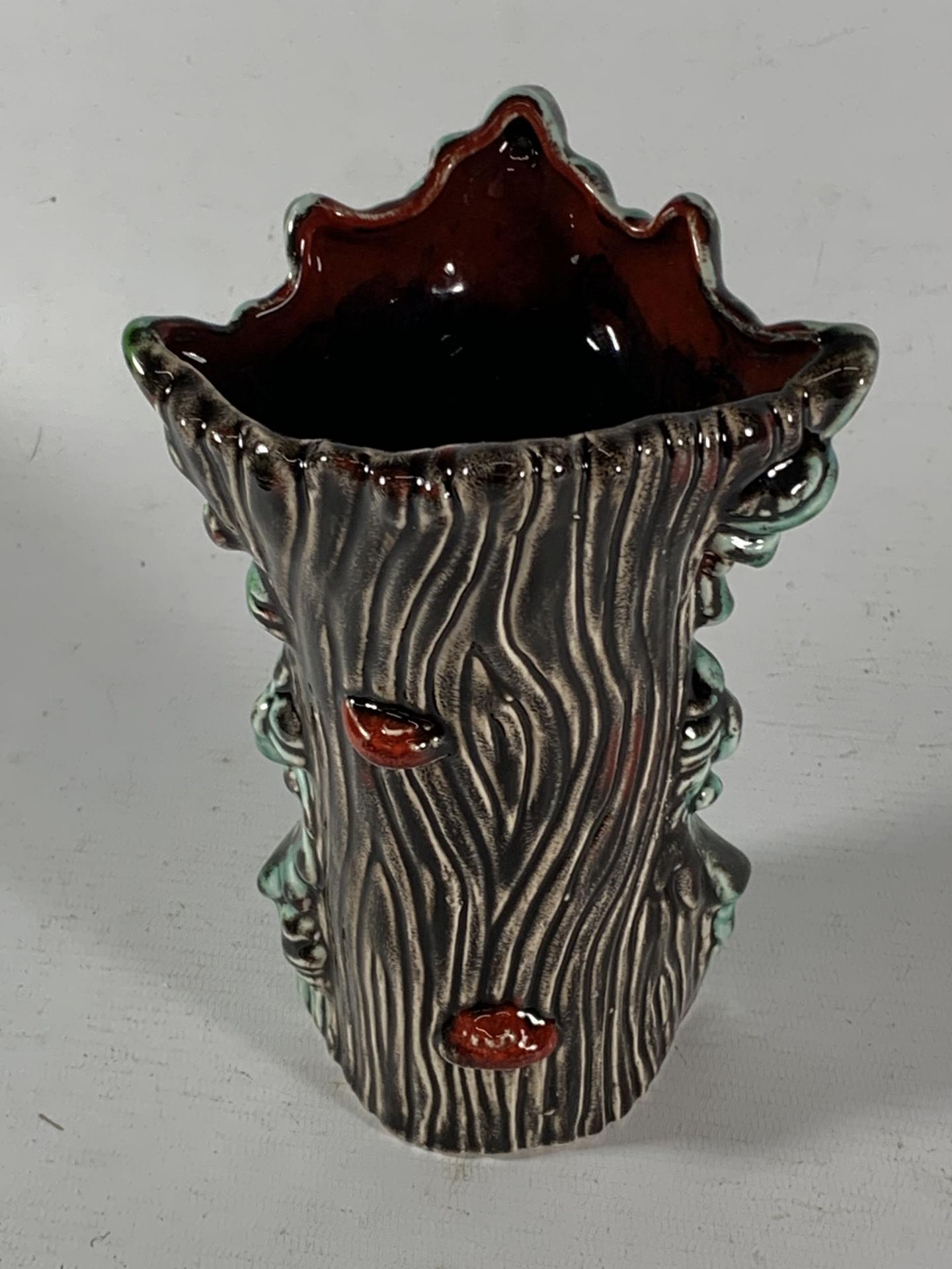 AN ANITA HARRIS TREEMAN VASE - Image 2 of 3