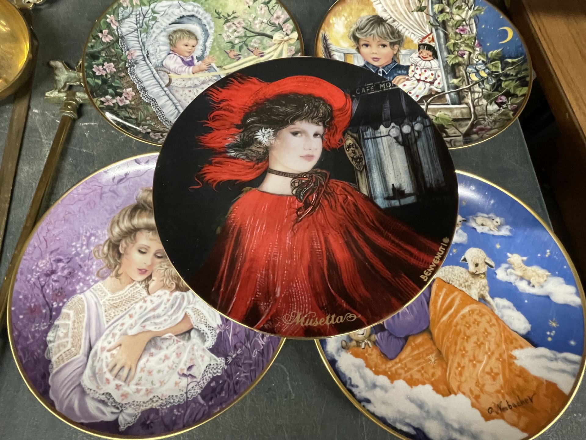A GROUP OF COLLECTABLE CABINET PLATES - Image 2 of 4