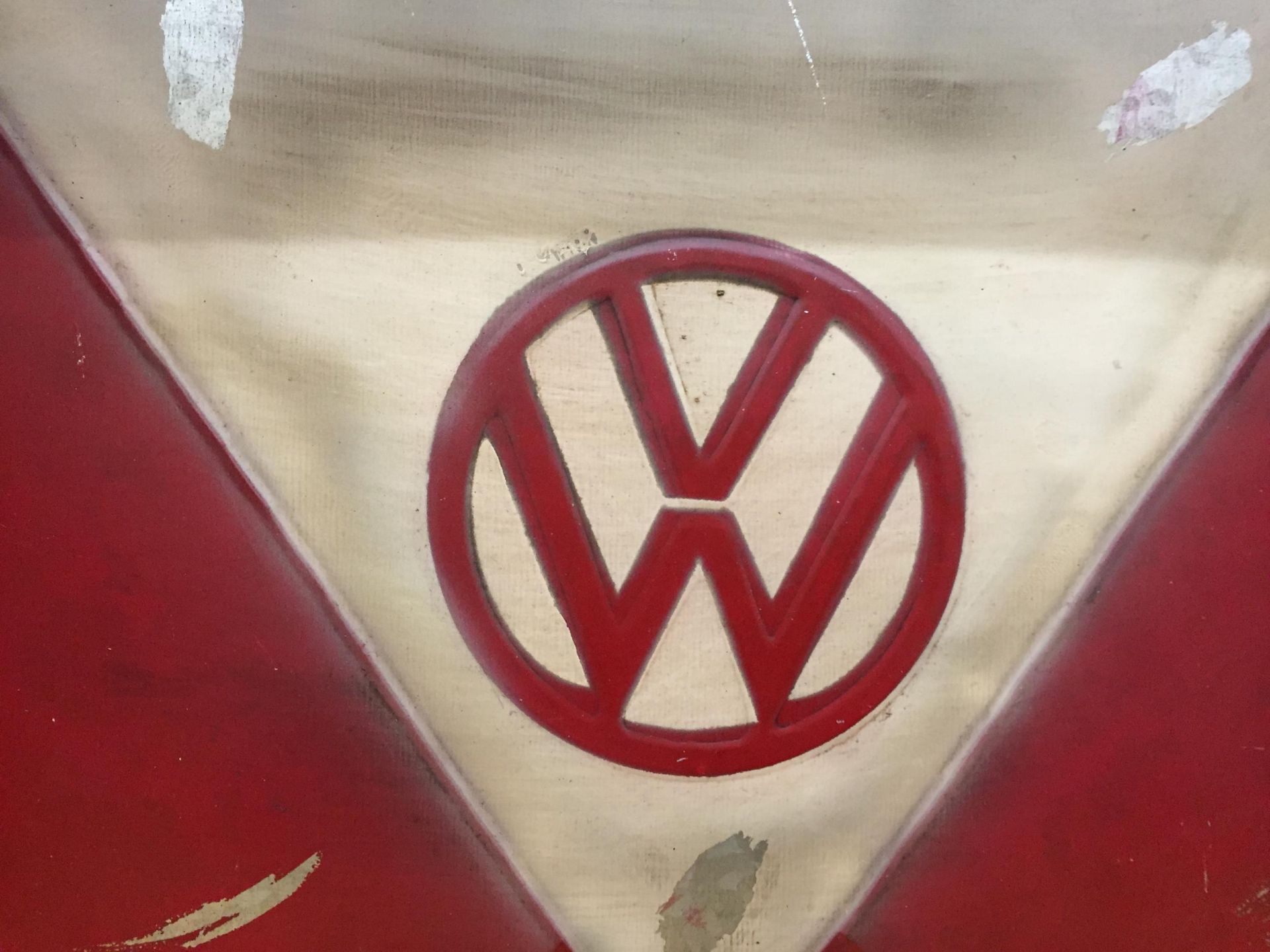 A METAL VW DRINKS TRAY - Image 2 of 3