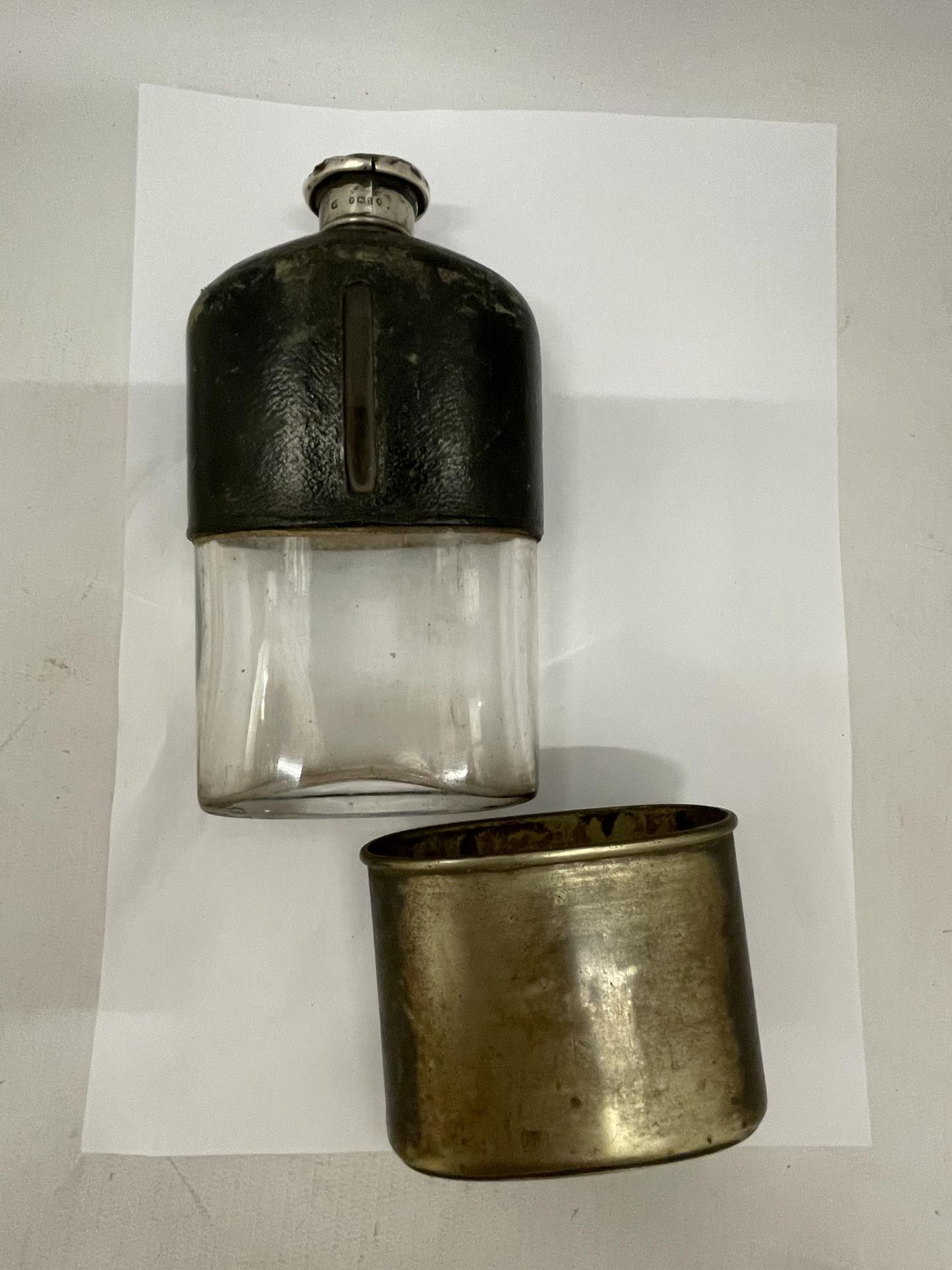 A VICTORIAN HIP FLASK WITH HALLMARKED SILVER TOP, LEATHER TOP HALF AND SILVER PLATED DETACHABLE CUP - Image 3 of 4