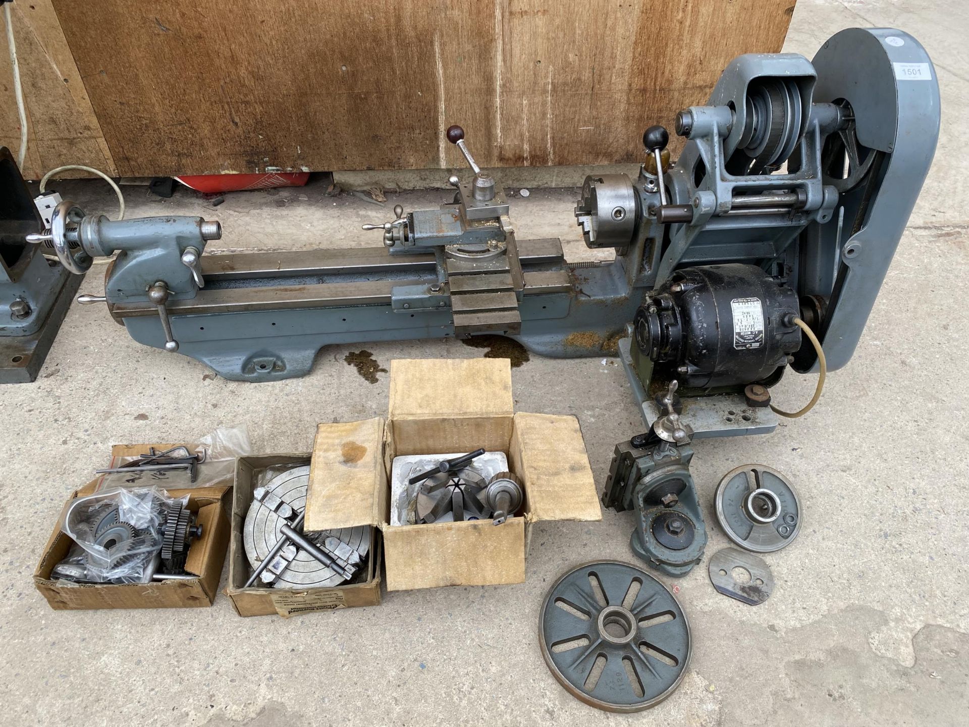 A MYFORD ML7 LATHE COMPLETE WITH SINGLE PHASE MOTOR, CHUCKS AND VARIOUS ACCESSORIES