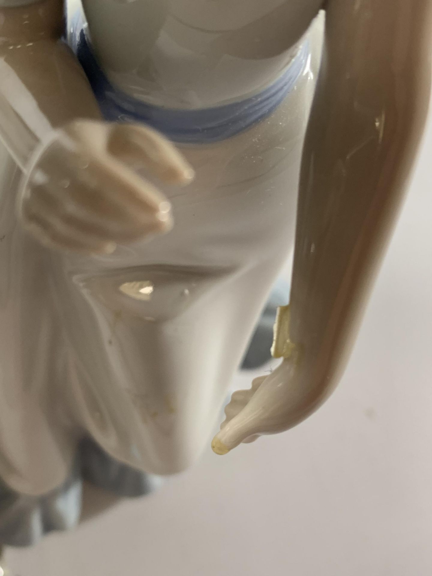 TWO LLADRO FIGURES TO INCLUDE GEISHA GIRL (BOTH A/F TO HANDS) - Image 4 of 5