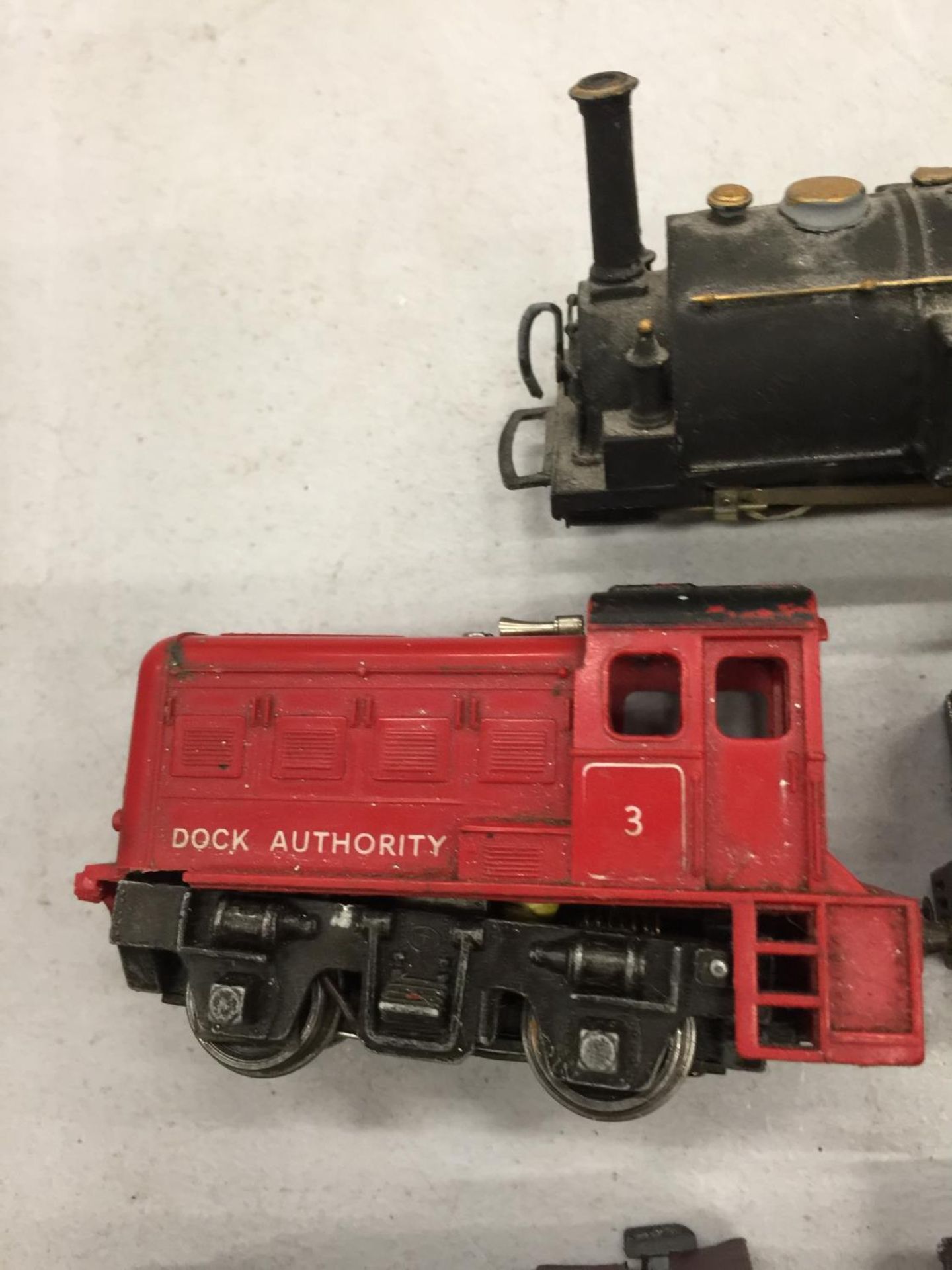 FIVE VINTAGE METAL SHUNTERS TO INCLUDE BOXHILL, DOCK AUTHORITY AND JAPANESE TENSHODO HANAZONO, ETC - Image 5 of 6