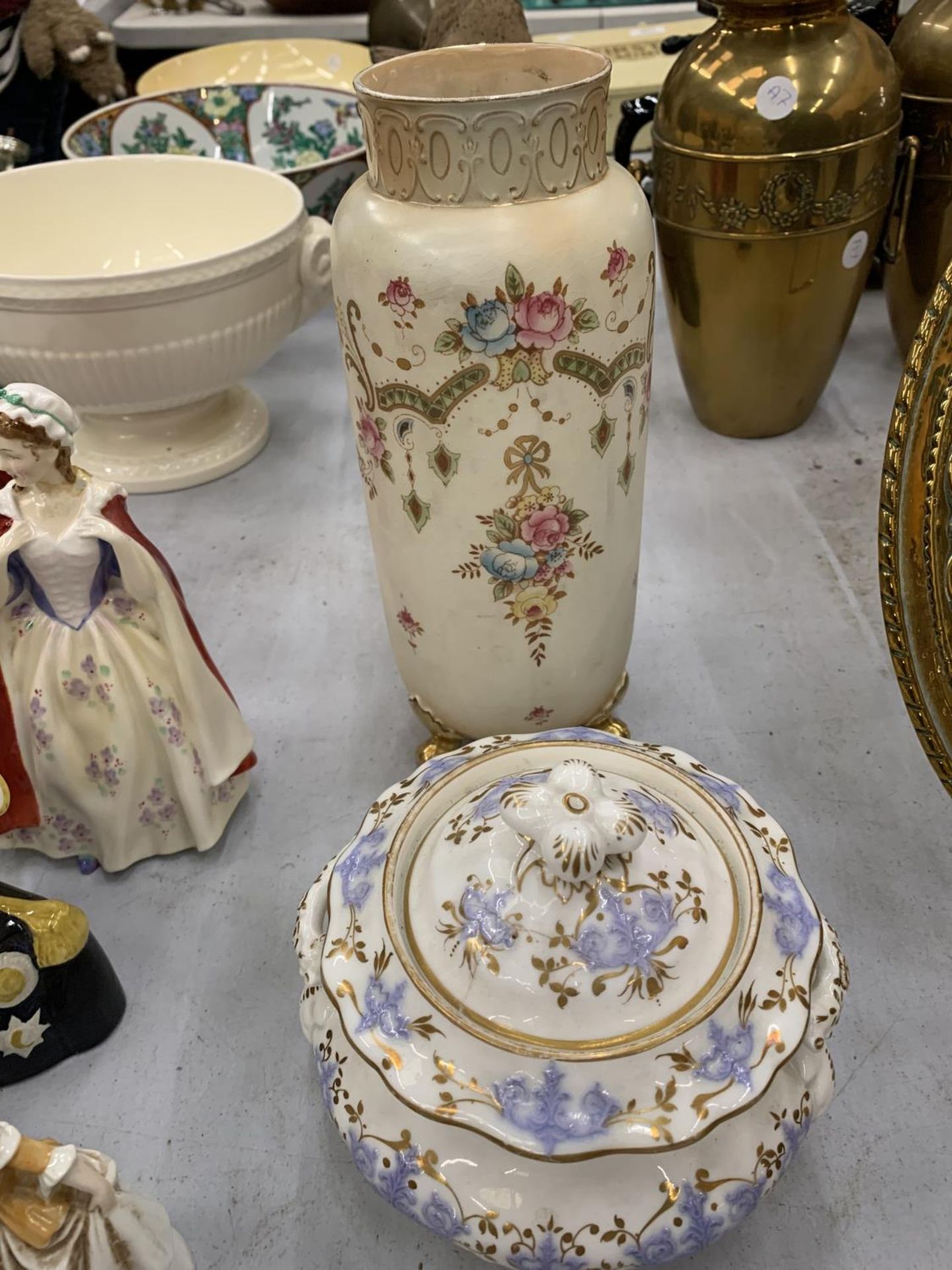 A QUANTITY OF CERAMIC ITEMS TO INCLUDE EARLY 20TH CENTURY TUREENS, A CROWN DEVON FIELDINGS BLUSH - Image 9 of 10
