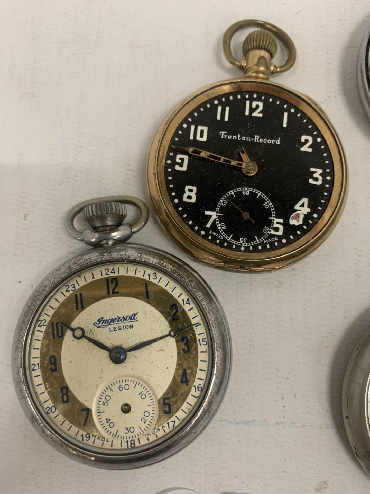 FOUR VINTAGE POCKET WATCHES TO INCLUDE TWO INGERSOLL, A TRENTON-RECORD AND A VULCAIN - FOR SPARES - Image 3 of 5