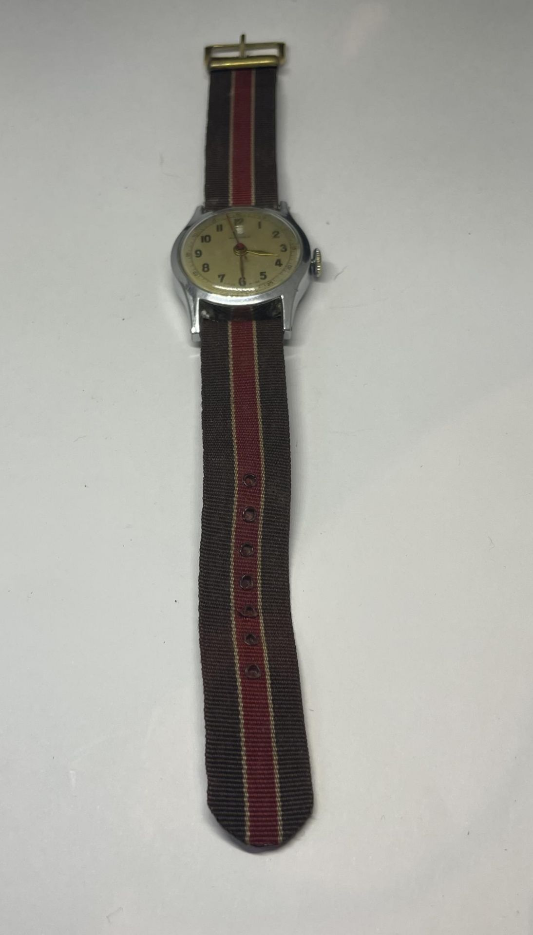 A SOLORA MILITARY STLYE GENTS DATE FUNCTION WRIST WATCH, SEEN WORKING BUT NO WARRANTIES GIVEN - Image 2 of 4