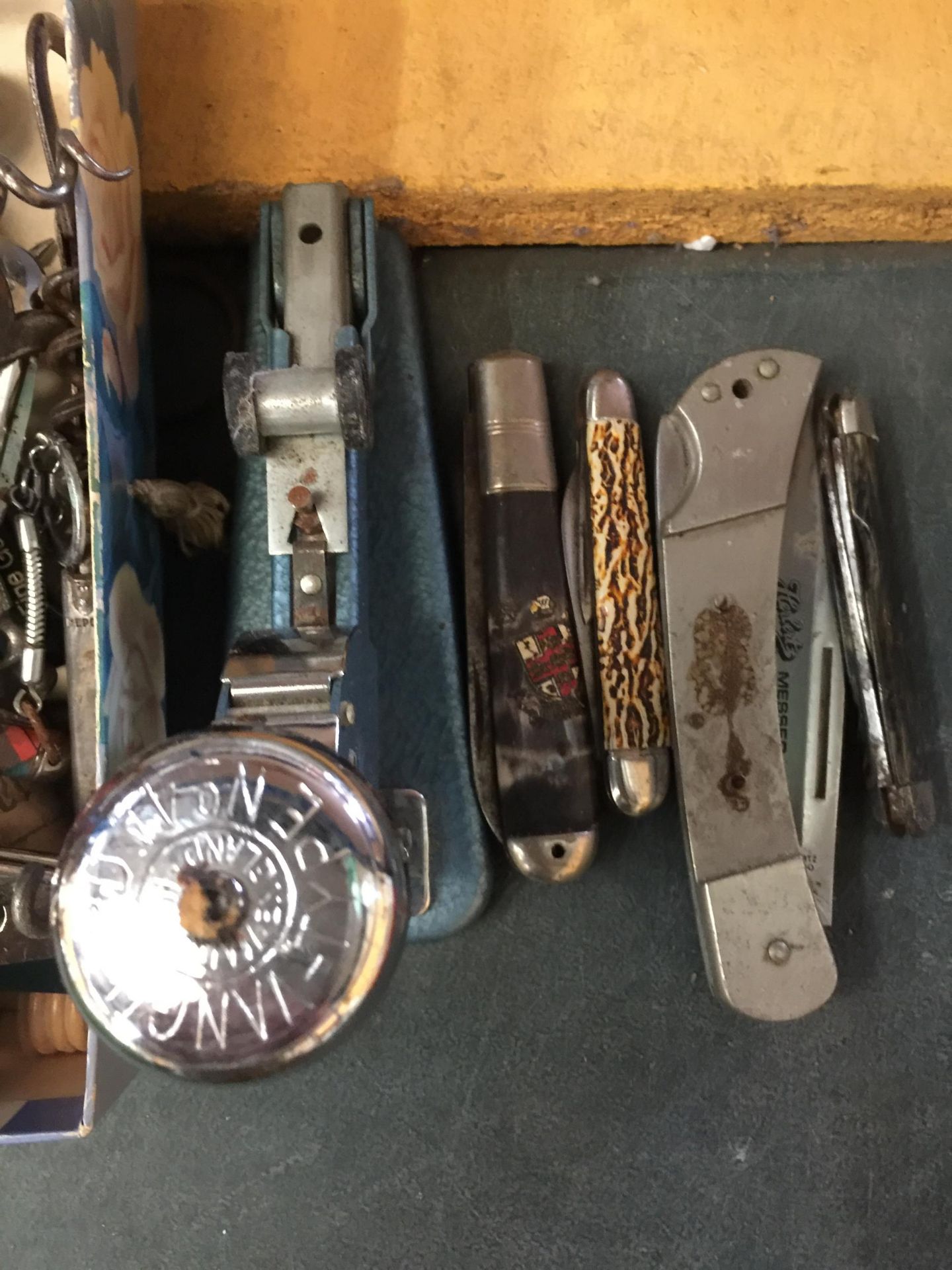 A MIXED LOT OF BOTTLE OPENERS ETC - Image 2 of 4