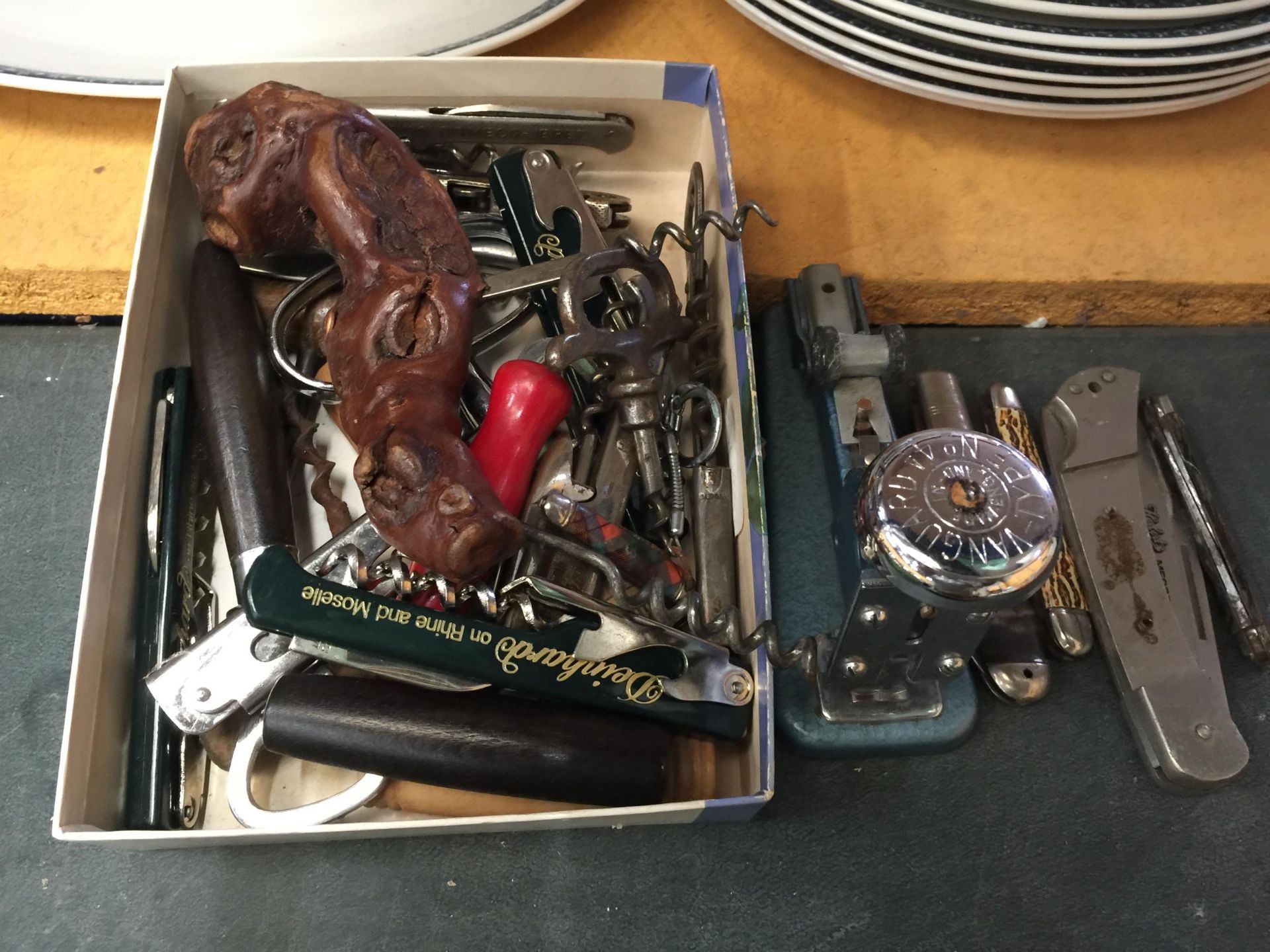 A MIXED LOT OF BOTTLE OPENERS ETC