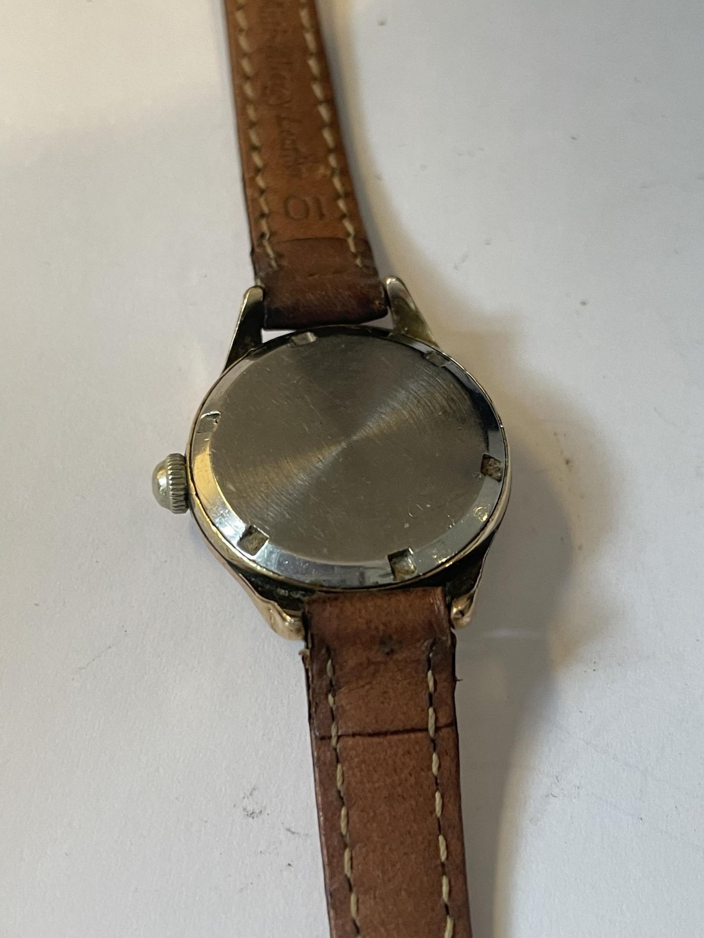 A LADIES VINTAGE LONGINES WRIST WATCH WITH TAN LEATHER STRAP - Image 3 of 3