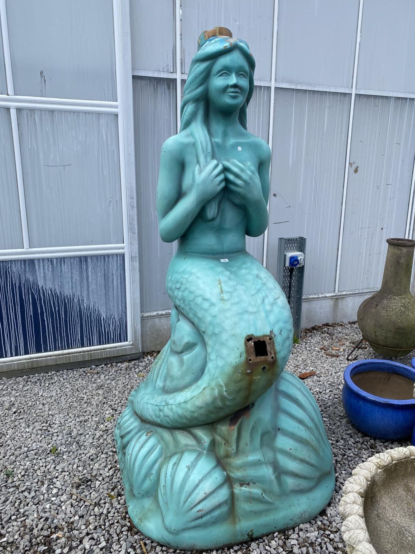 A LARGE FIBRE GLASS MERMAID GARDEN FEATURE (H:215CM) (PLEASE NOTE THIS WAS A FORMER 1999 BLACKPOOL