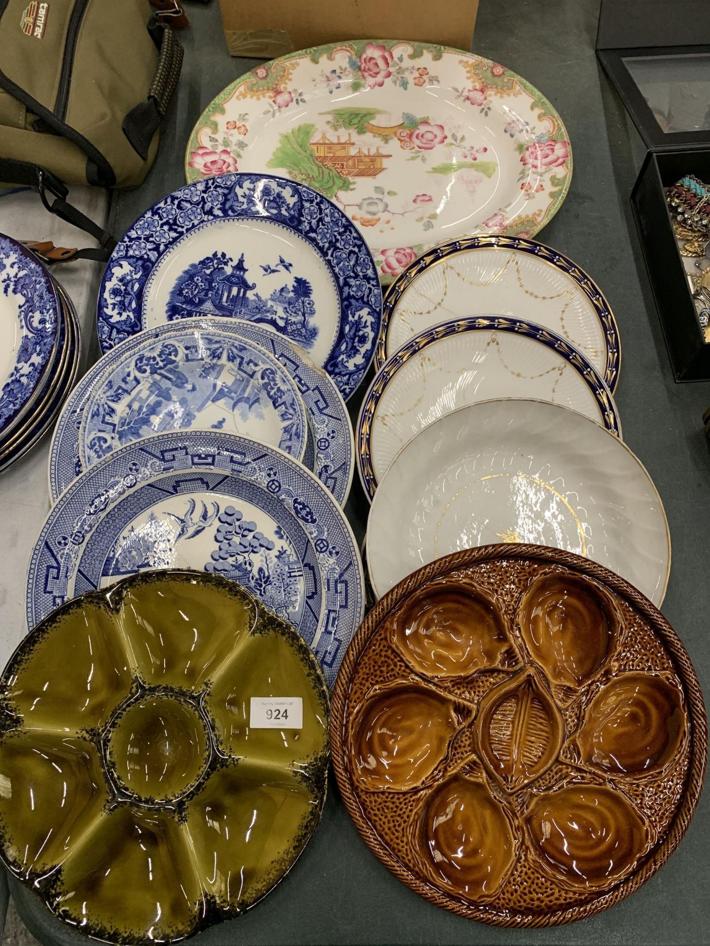 A COLLECTION OF ASSORTED PLATES, BLUE AND WHITE, FRENCH OYSTER DISHES, COPELAND ETC