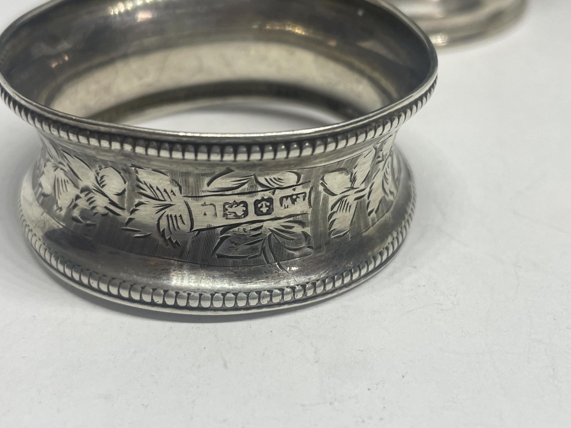 TWO HALLMARKED BIRMINGHAM SILVER NAPKIN RINGS - Image 3 of 5