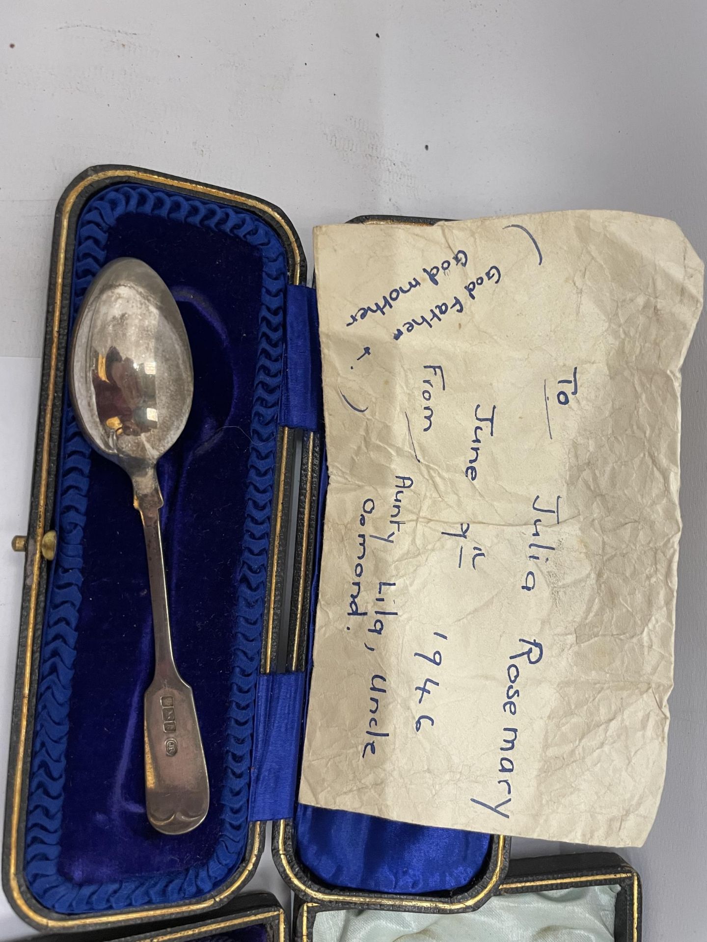 A COLLECTION OF SILVER ITEMS, CASED SPOON, CASED SPOON AND FORK CHRISTENING SET AND FURTHER SPOON, - Image 2 of 7