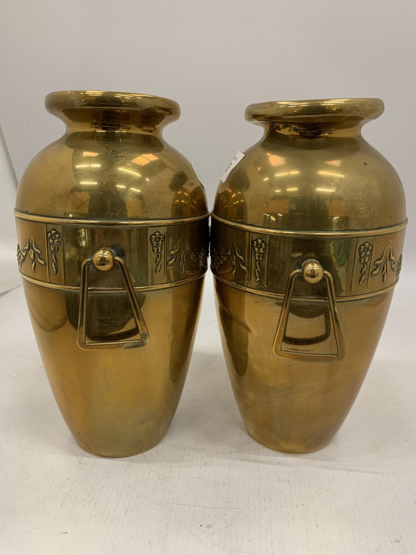 A PAIR OF ART NOUVEAU DESIGN BELDRAY BRASS VASES WITH SIDE HANDLES AND EMBOSSED DECORATION HEIGHT - Image 4 of 6