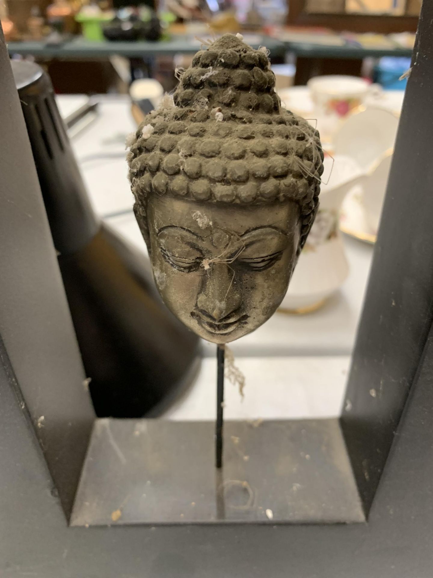 TWO ITEMS - BAR BELL AND BUDDHAS HEAD IN STAND - Image 3 of 3