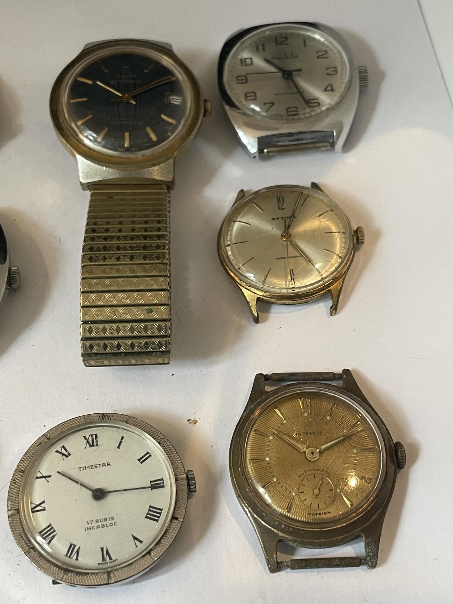 ELEVEN VARIOUS WATCHES TO INCLUDE ROMA, TIMESTAR, TIMEX, RUHLA ETC - Image 3 of 4