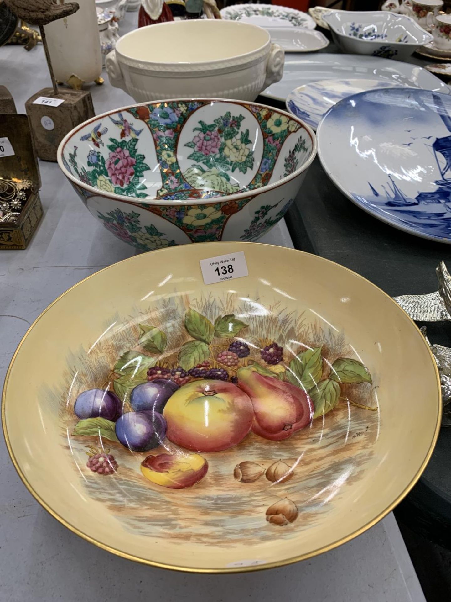 THREE LARGE BOWLS TO INCLUDE AN AYNSLEY ORCHARD FRUIT, AN ORIENTAL ONE WITH CHRYSANTHEMUM DECORATION