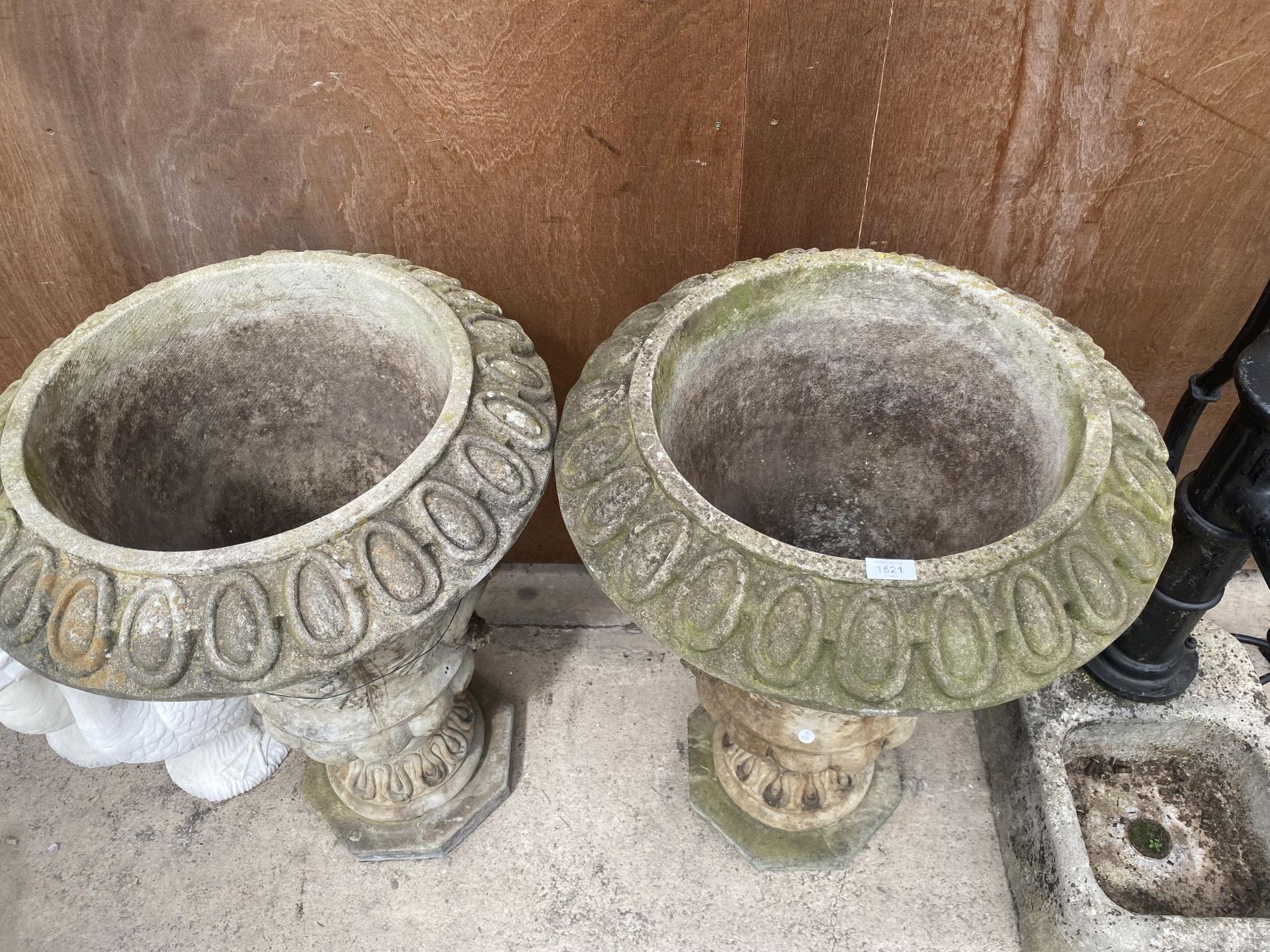 A PAIR OF LARGE RECONSTITUTED STONE URN PLANTERS (H:83CM) - Image 2 of 6