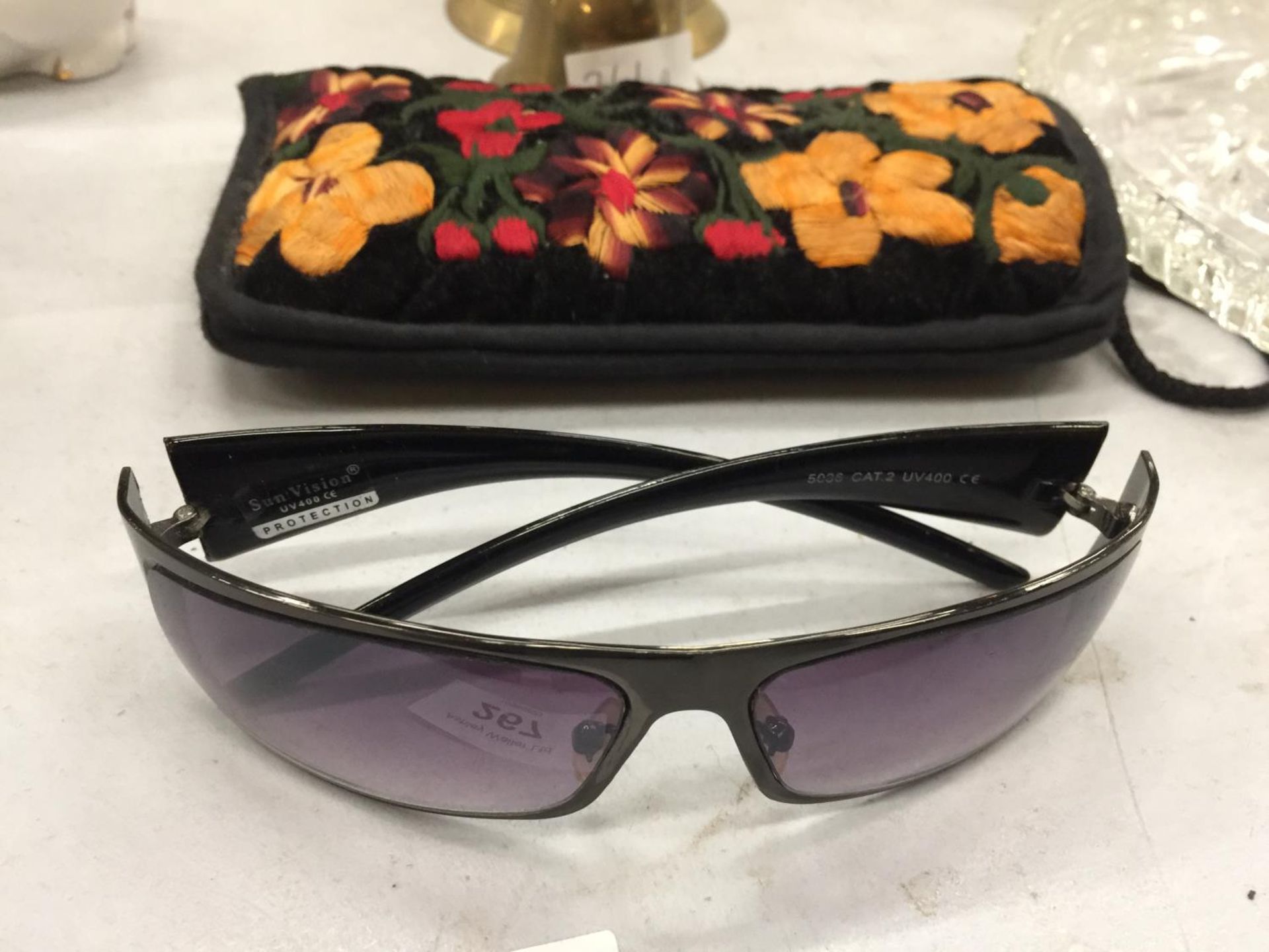 A PAIR OF SUNGLASSES WITH THE ARMANI LOGO ON IN AN EMBROIDERED CASE - Image 3 of 6