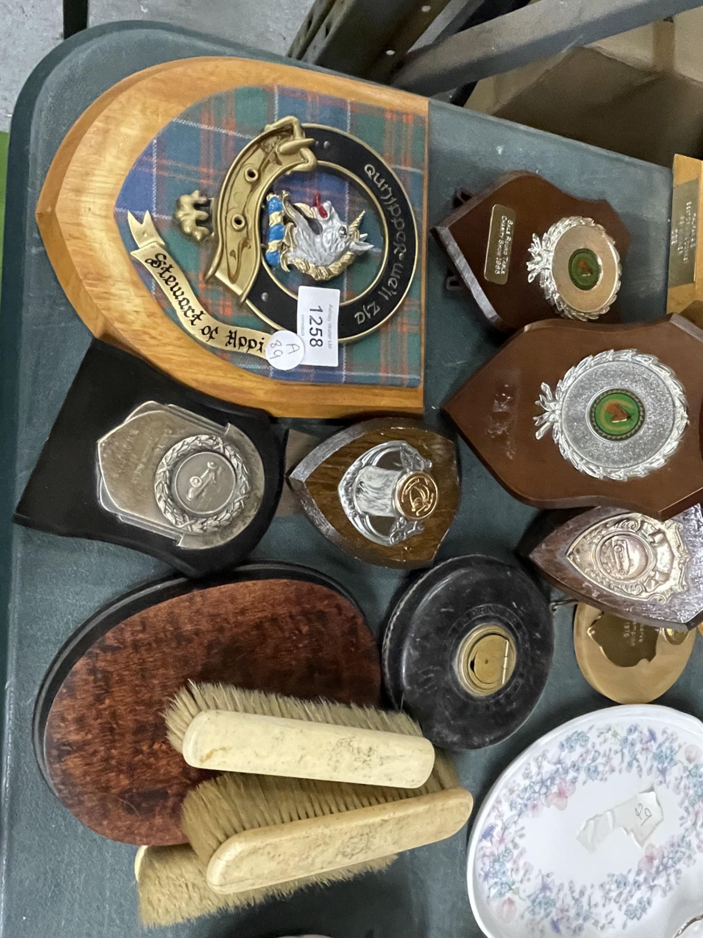 A COLLECTION OF WOODEN MOUNTED TROPHY PLAQUES, BOX ETC - Image 2 of 4