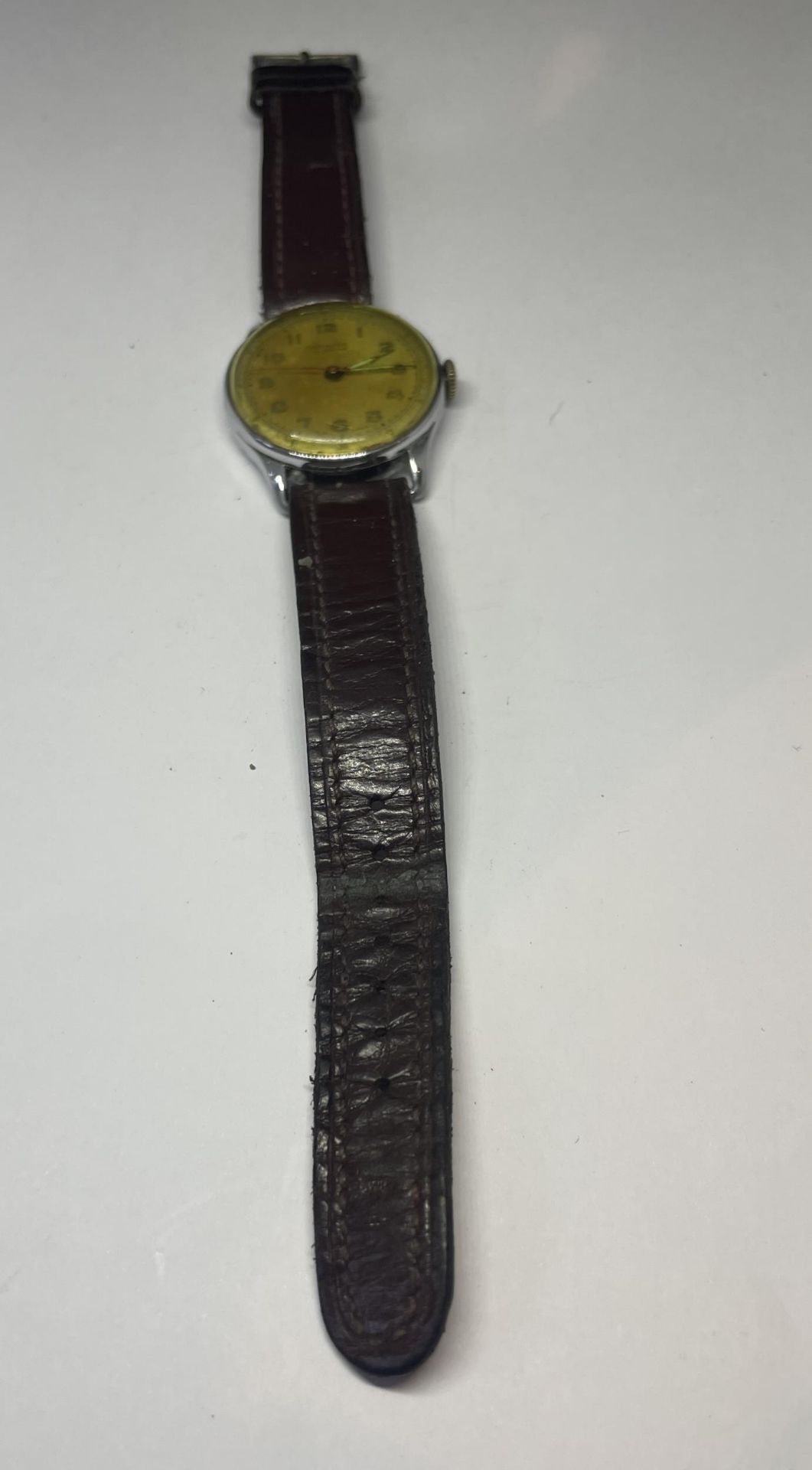 A MENTOR MILITARY STYLE GENTS WRIST WATCH, SEEN WORKING BUT NO WARRANTIES GIVEN - Image 2 of 4