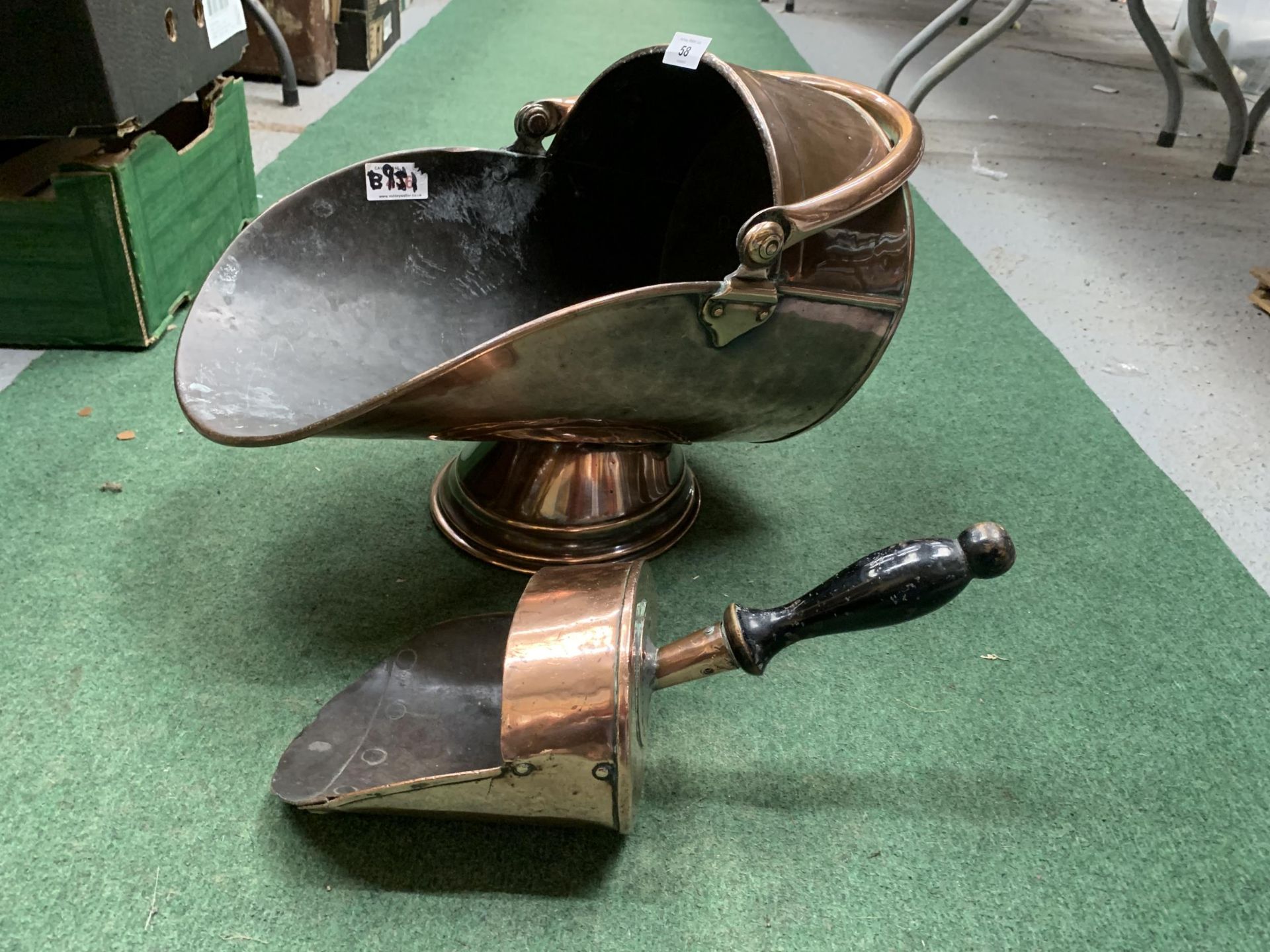 A VINTAGE COPPER COAL BUCKET AND SCOOP - Image 2 of 3