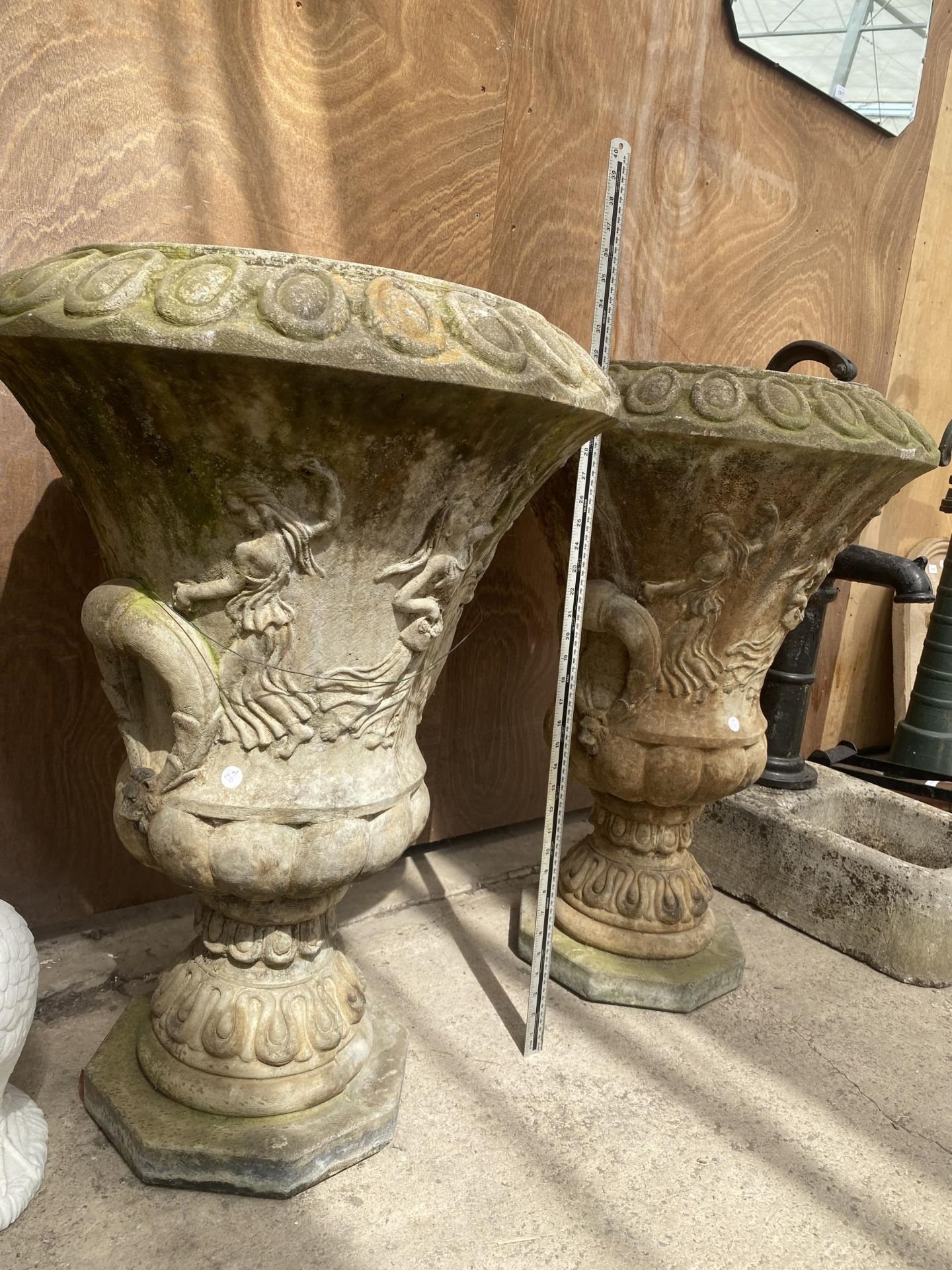 A PAIR OF LARGE RECONSTITUTED STONE URN PLANTERS (H:83CM) - Image 3 of 6