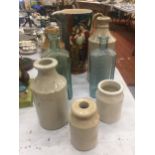 A COLLECTION OF VINTAGE STONEWARE AND GLASS BOTTLES PLUS A BESWICK ROMEO AND JULIET JUG - A/F