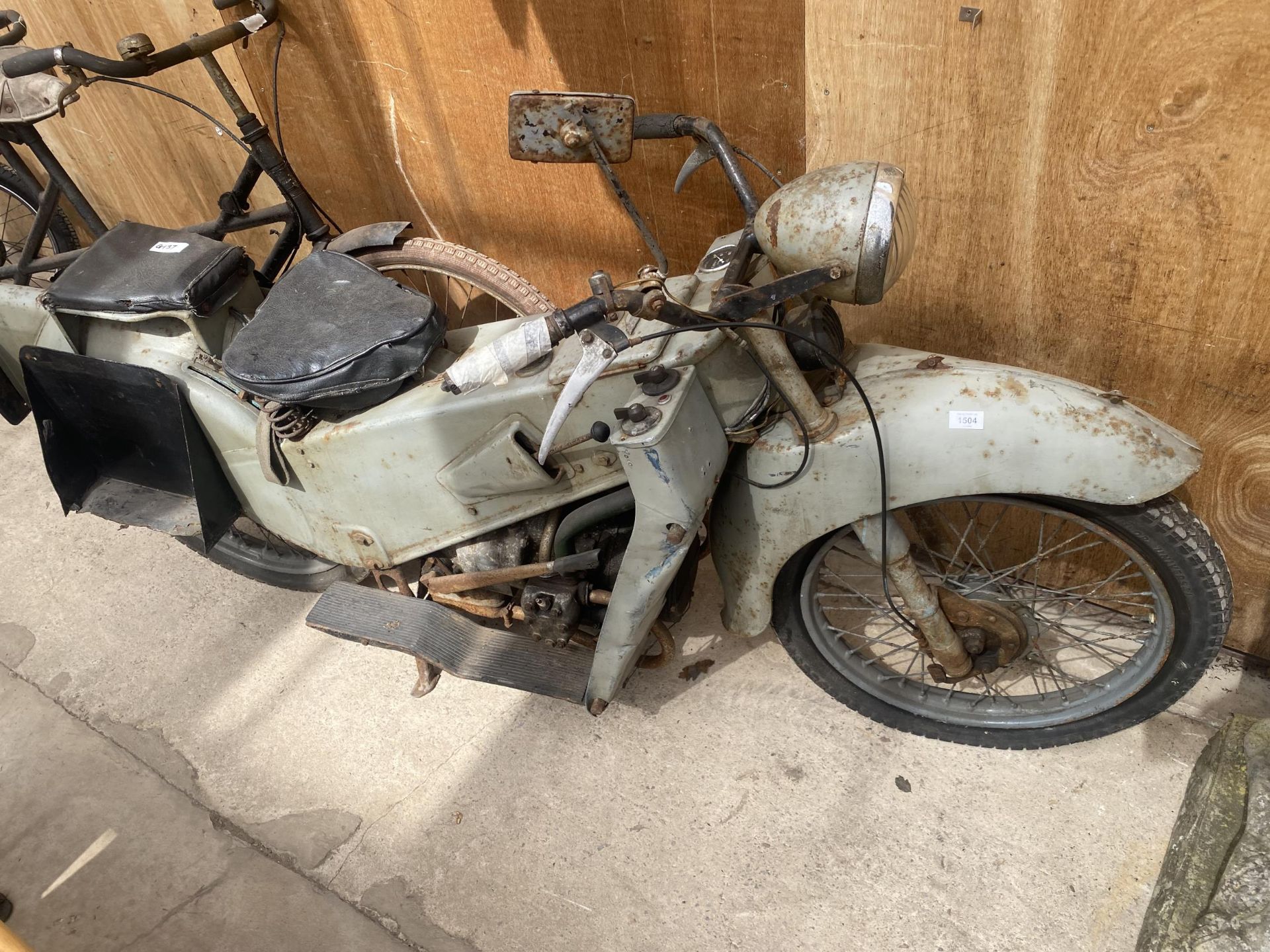 A VINTAGE VELOCETTE LE 200 MOTORBIKE BELIEVED FIRST REGISTERED IN 1951 REGISTERED ON A V5 WITH A