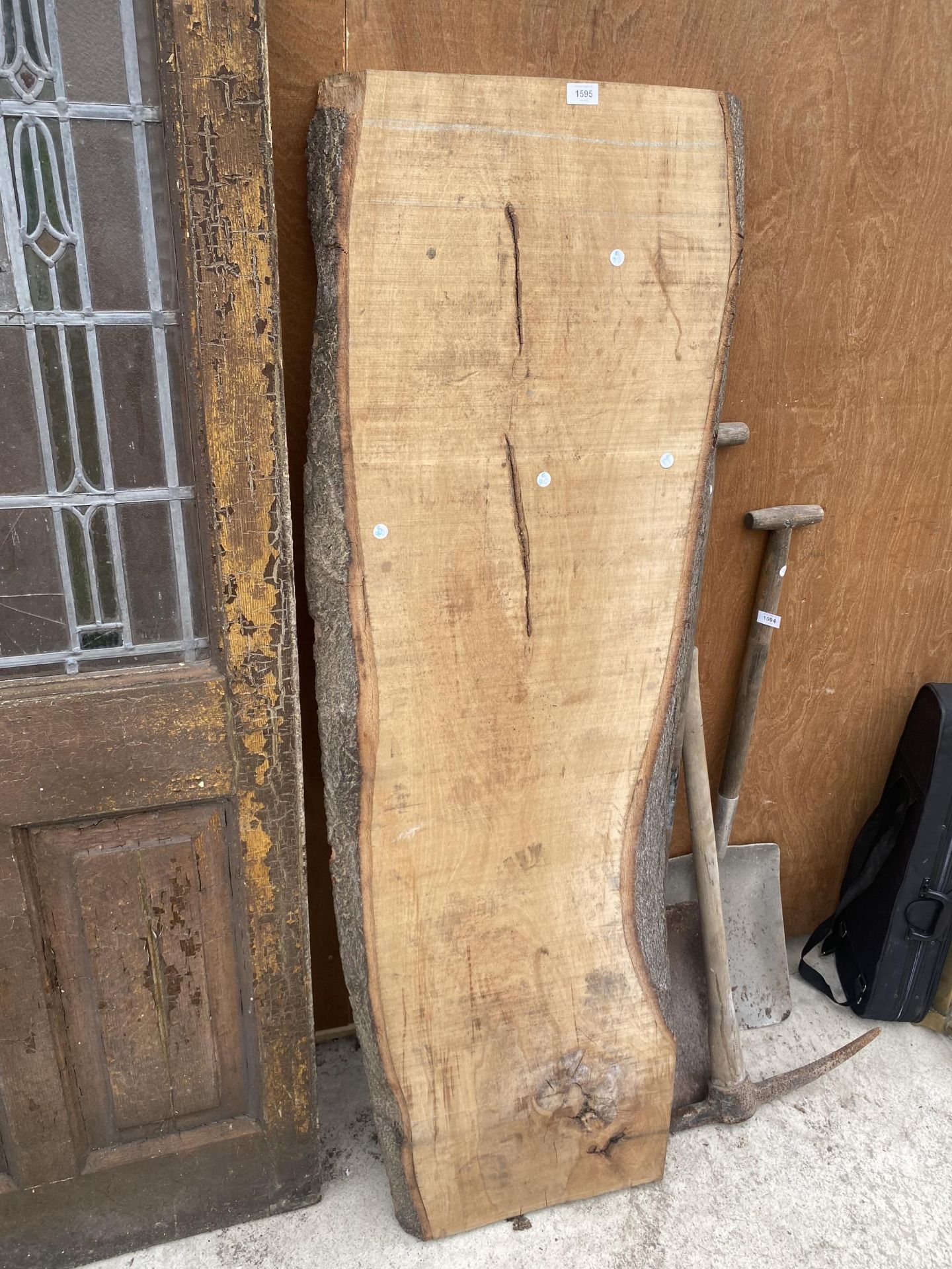 A LENGTH OF ROUGH SAWN TIMBER (L:170CM)