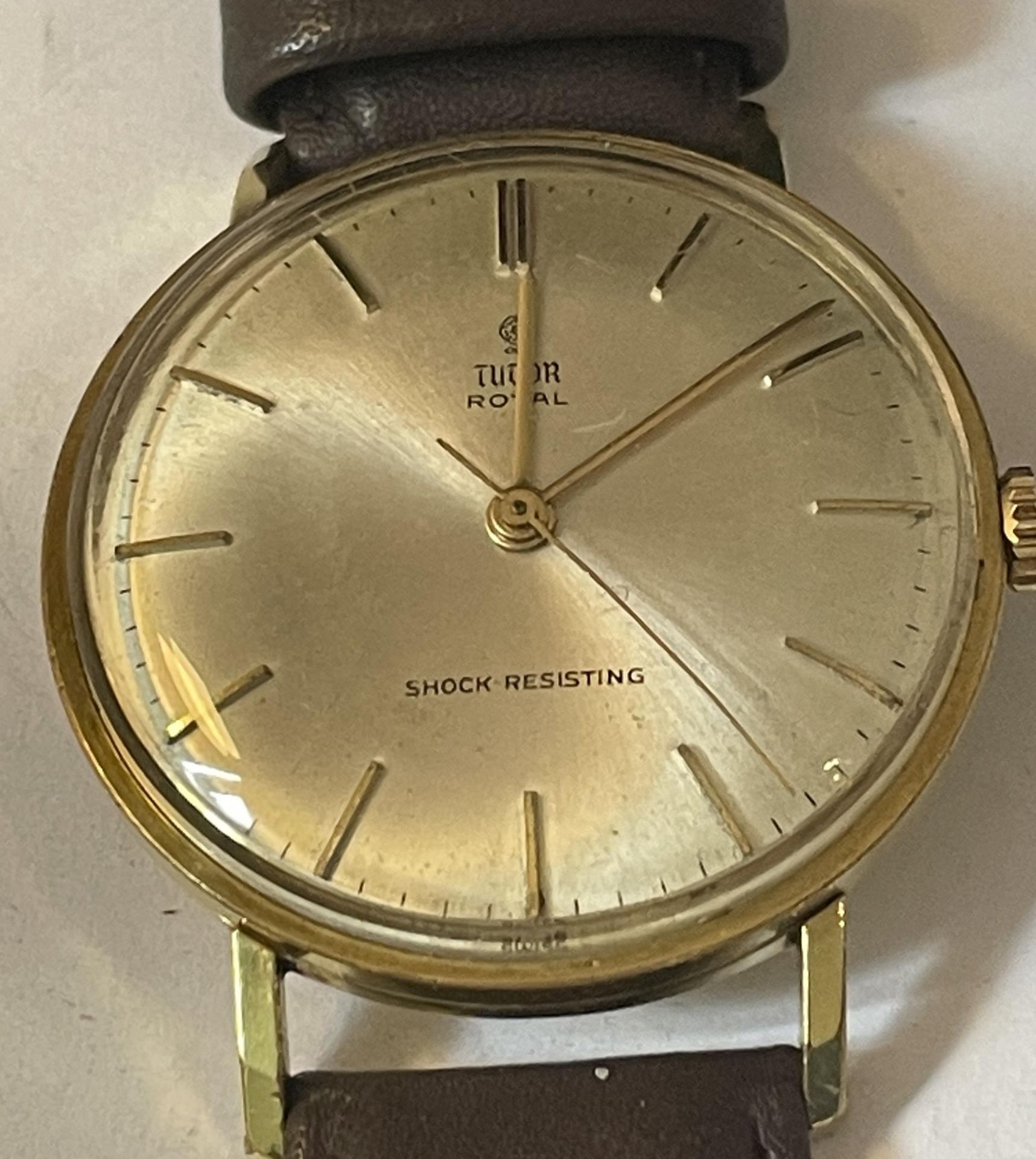 A GENTS TUDOR ROLEX ROYAL GOLD PLATED WRIST WATCH NOT IN ORIGINAL PRESENTATION BOX SEEN WORKING