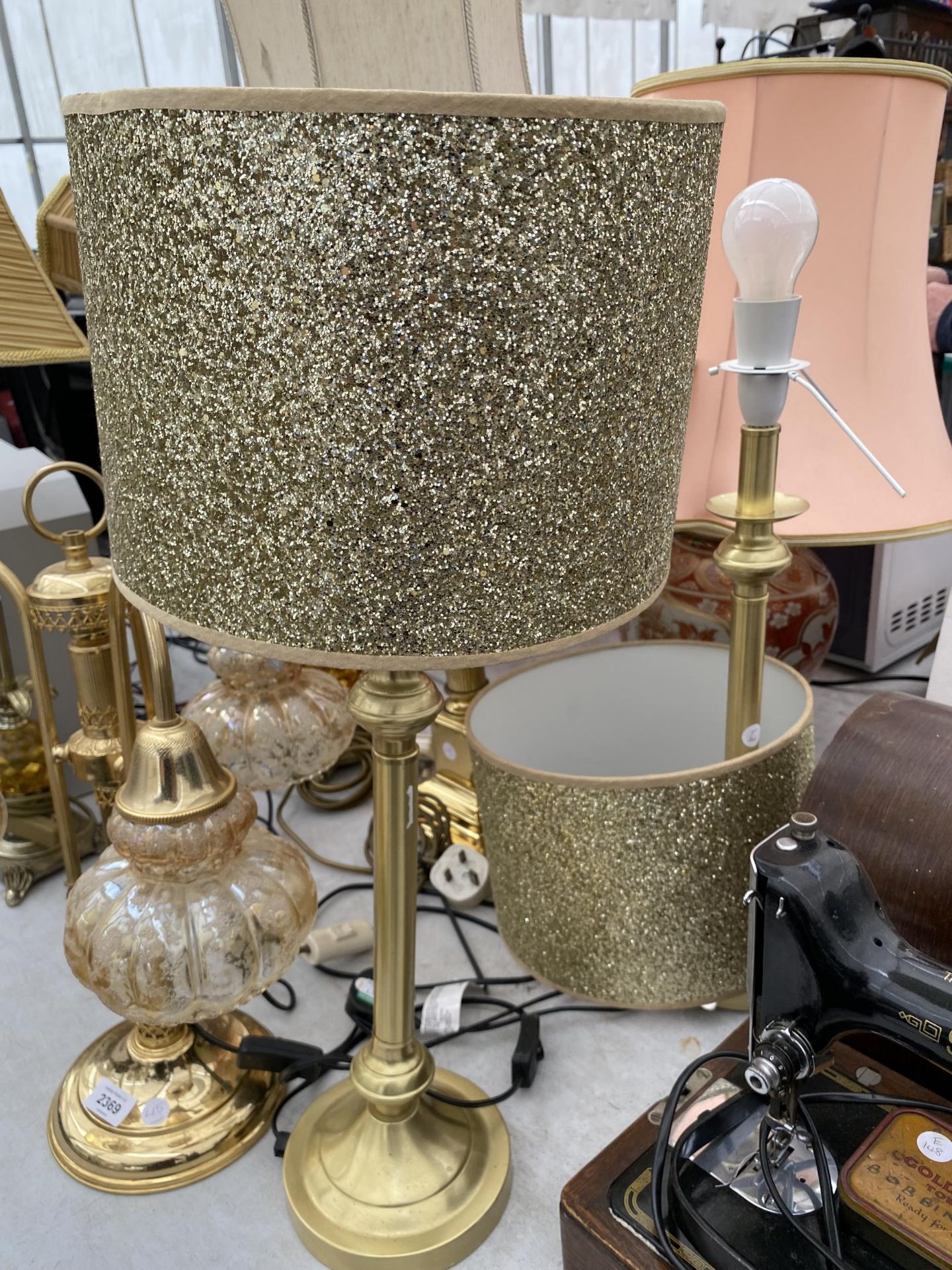 TWO DECORATIVE TABLE LAMPS - Image 4 of 4