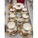 A ROYAL ALBERT 'OLD COUNTRY ROSES' TEASET TO INCLUDE DINNER PLATES, CUPS, SAUCERS, SIDE PLATES A