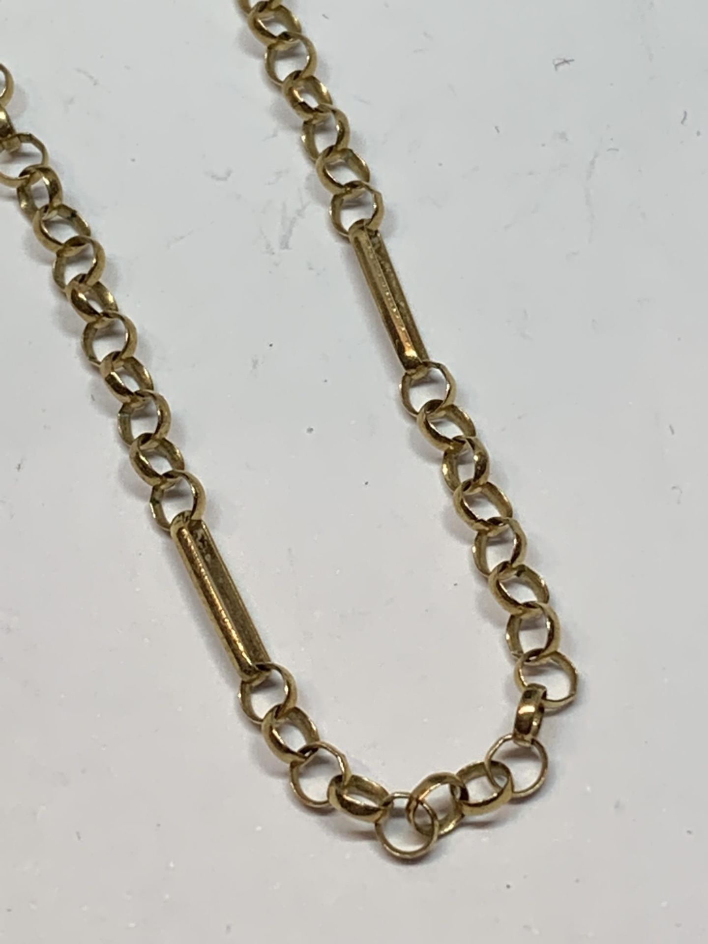 A 9 CARAT GOLD NECKLACE GROSS WEIGHT 4.01 GRAMS - Image 2 of 3