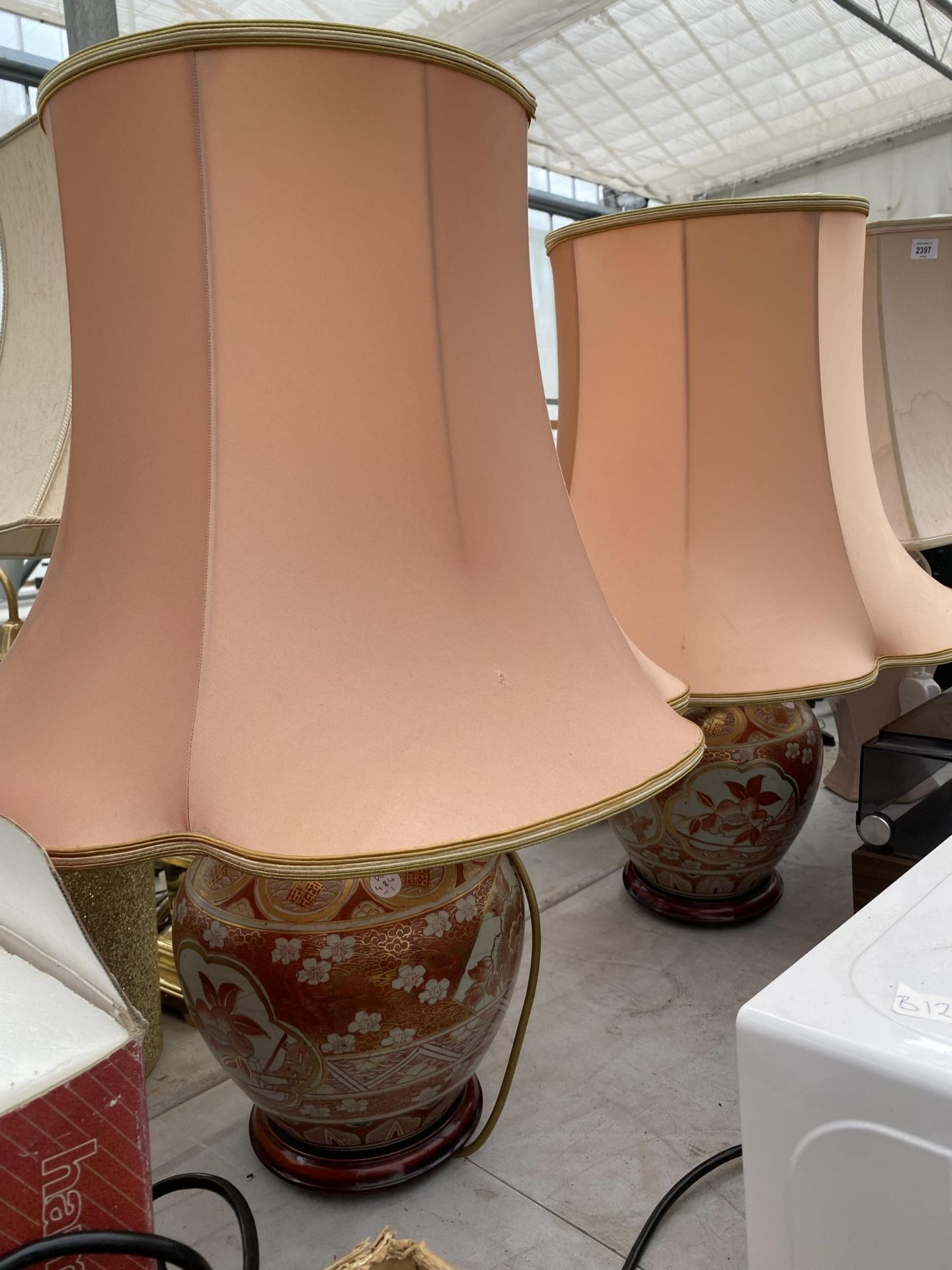 THREE VARIOUS CERAMIC TABLE LAMPS WITH SHADES