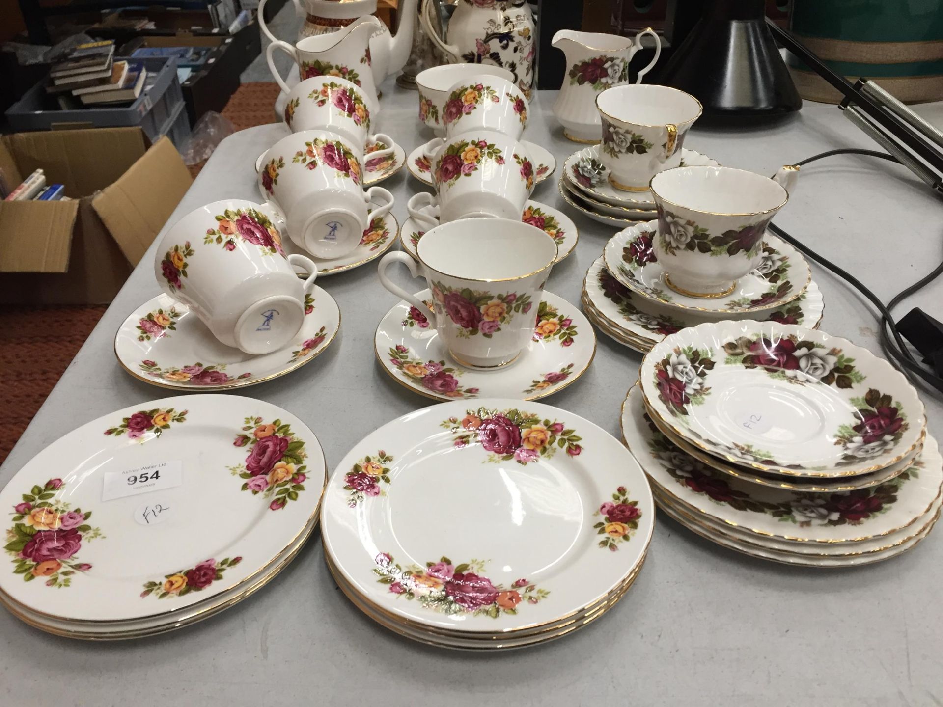 A QUANTITY OF TEAWARE TO INCLUDE ROYAL IMPERIAL CUPS, SAUCERS AND CREAM JUG, PLUS COUNTRY ROSE STYLE