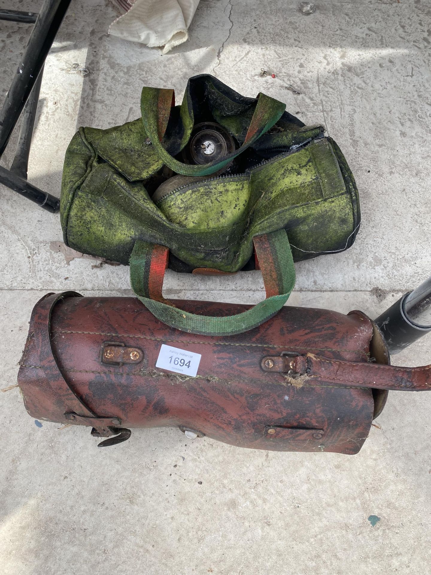 AN ASSORTMENT OF CROWN GREEN BOWLS JACKS AND WOODS