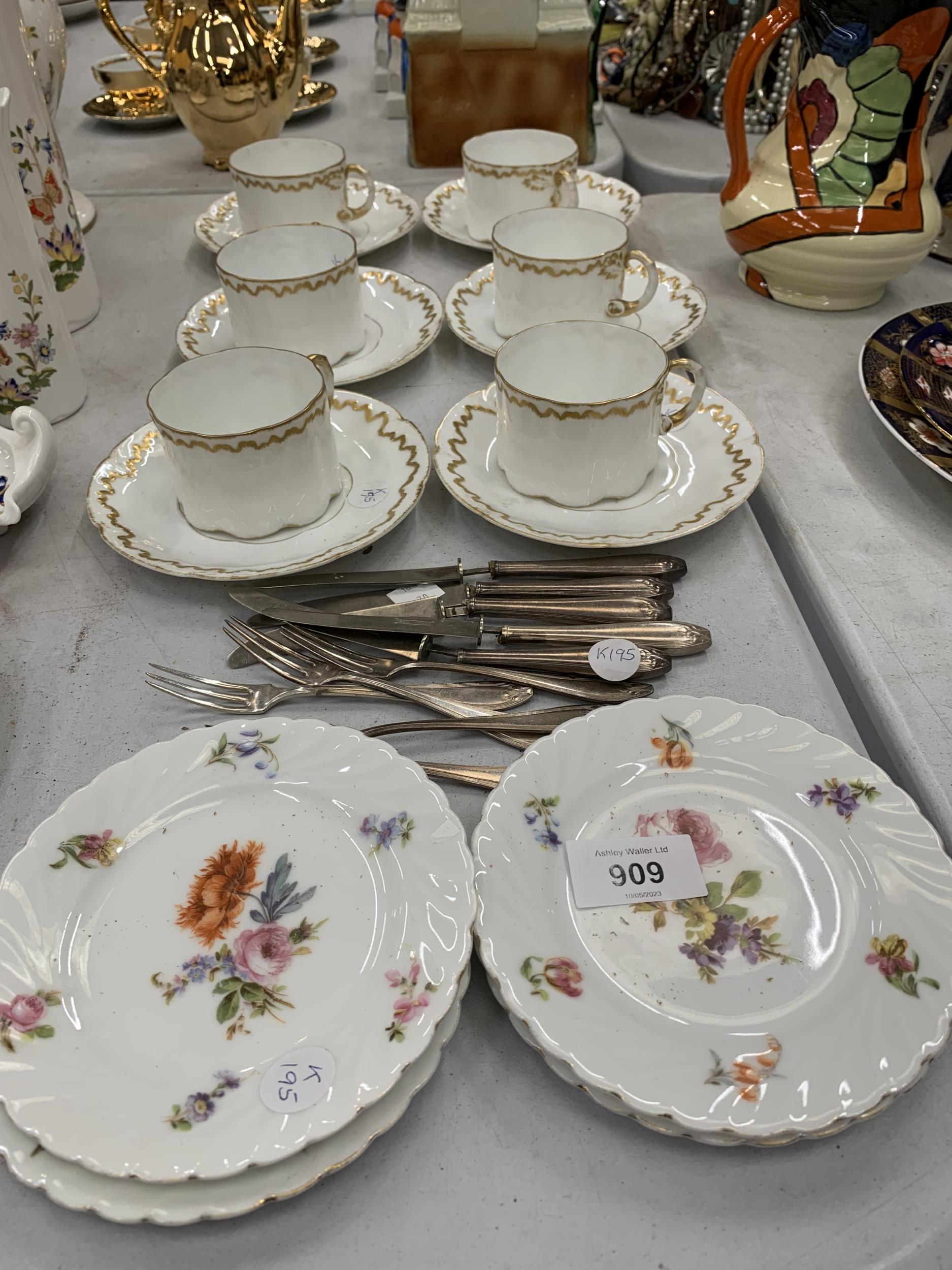 A MIXED GROUP OF ITEMS, GERMAN GILT CUPS AND SAUCERS, EPNS FLATWARE ETC