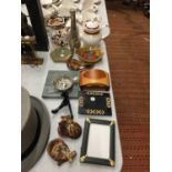 A MIXED LOT TO INCLUDE A MASON'S JUG, ROYAL GRAFTON TEAPOT, PICTURE FRAMES, RETRO DISHES, ONYX