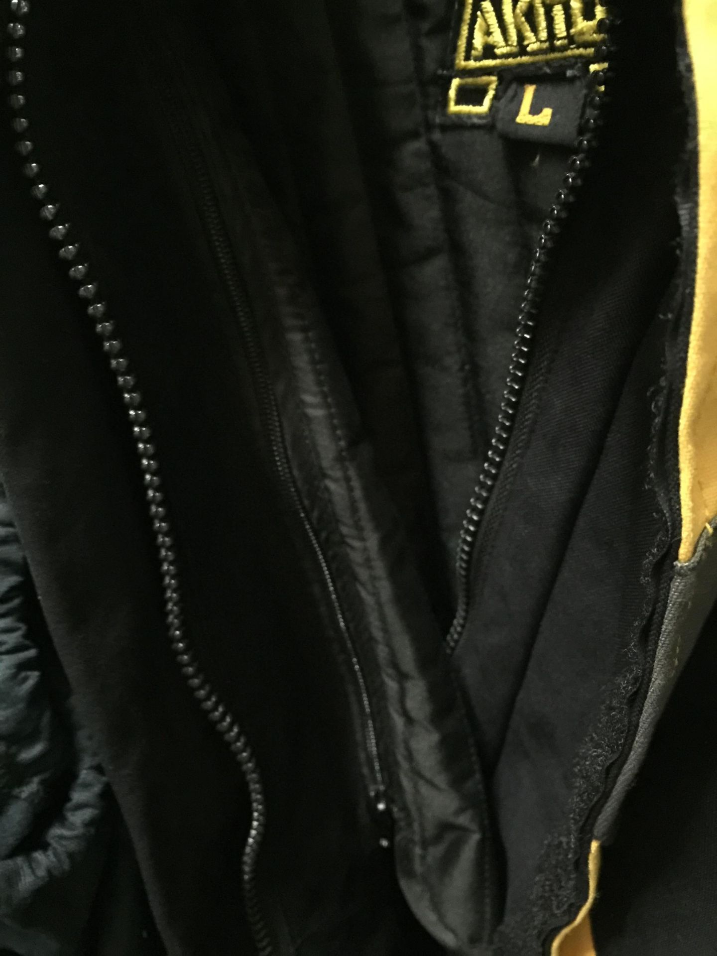 A MOTORCYCLING JACKET SIZE L IN BLACK AND YELLOW - Image 3 of 4