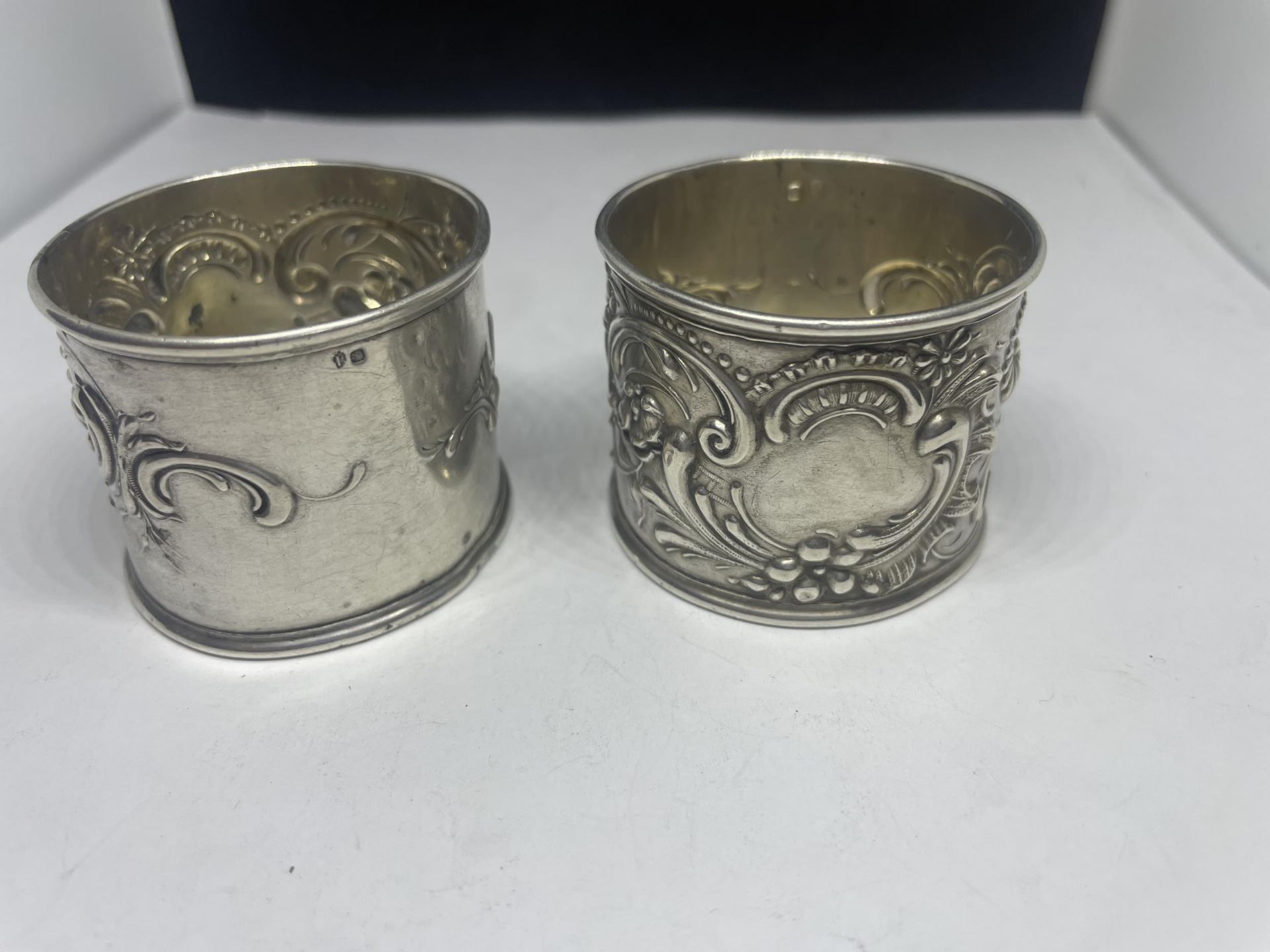 TWO CONTINENTAL SILVER NAPKIN RINGS - Image 2 of 3