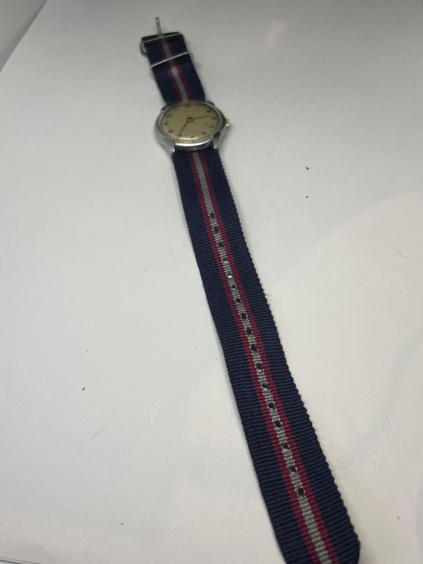 A PIERCE GENTS MILITARY STYLE WATCH, SEEN WORKING BUT NO WARRANTIES GIVEN - Image 2 of 4