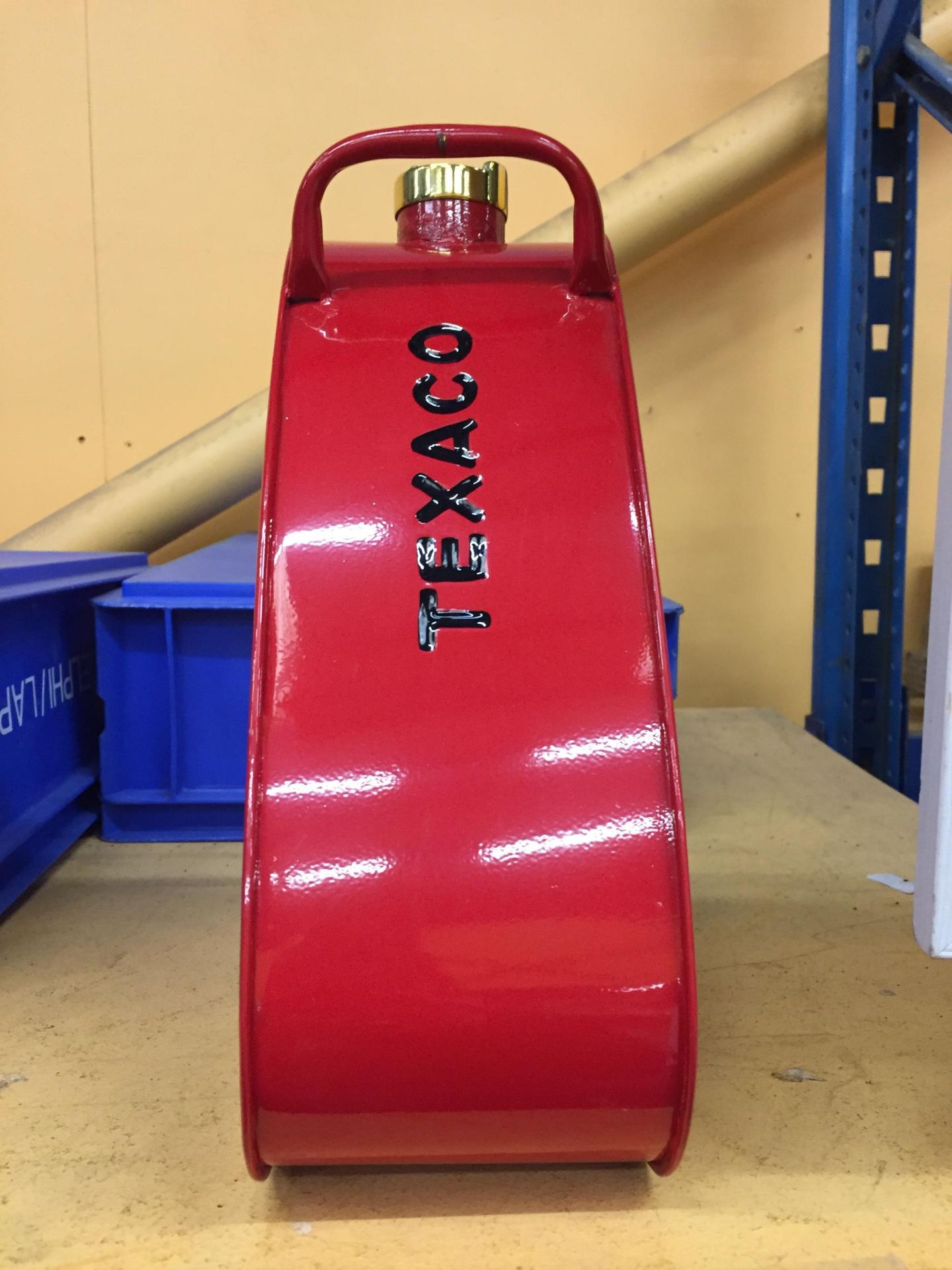 A RED METALTEXACO PETROL CAN - Image 2 of 3