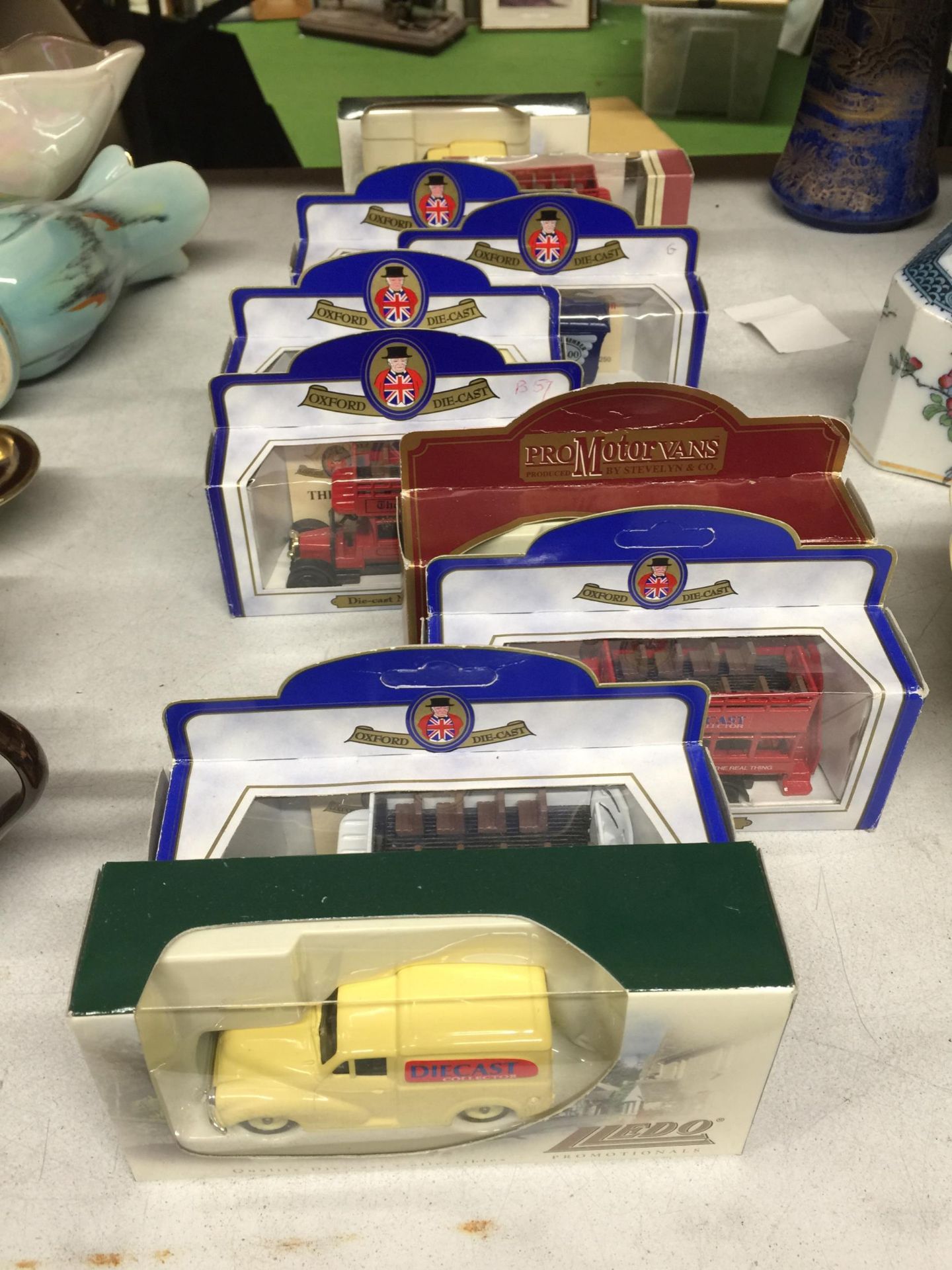 TEN BOXED MODEL OXFORD AND LLEDO DIECAST VEHICLES