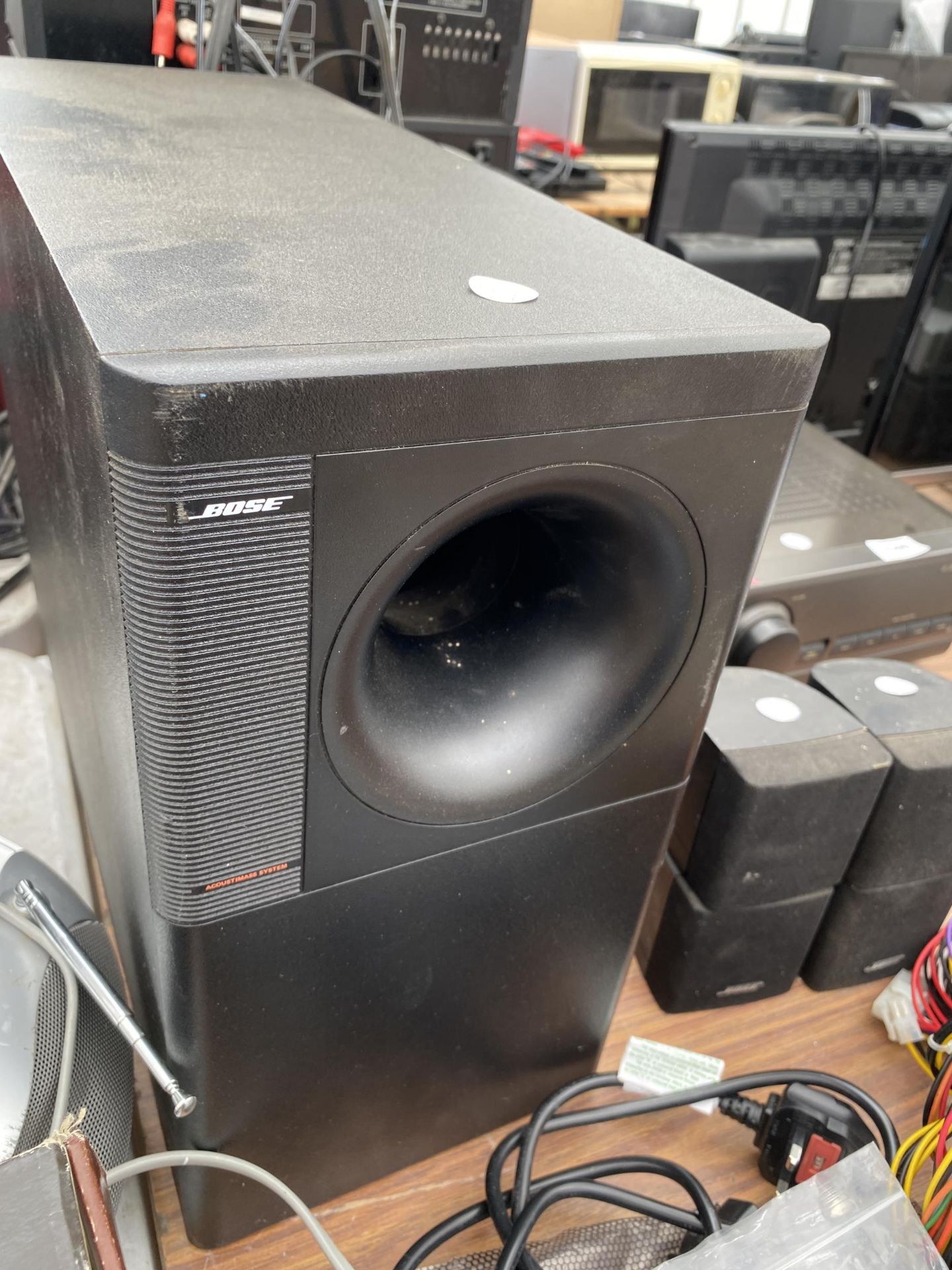 A TECHNICS AMPLIFIER, A SUB WOOFER AND TWO SPEAKERS - Image 3 of 3